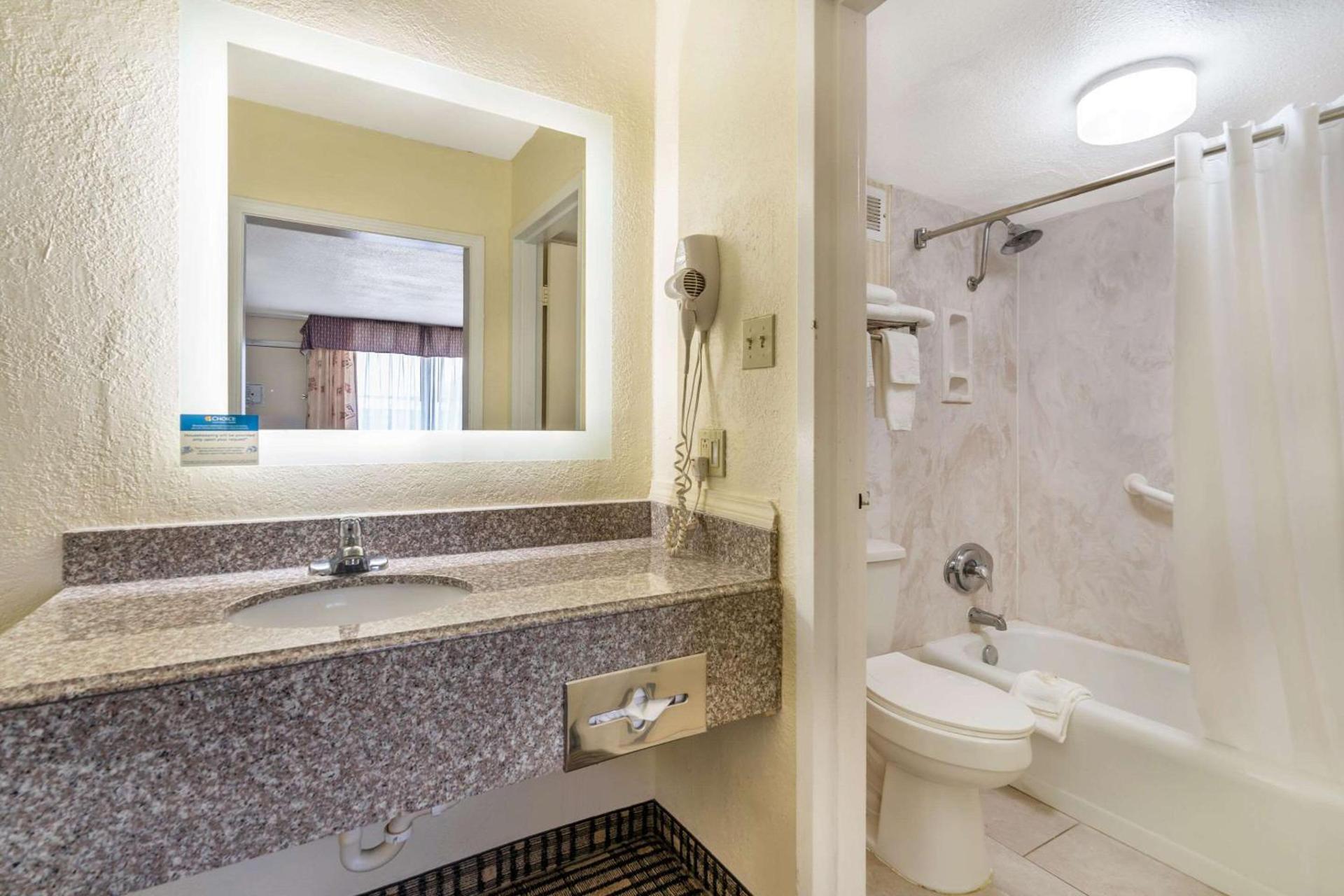 Quality Inn Tucumcari photo 21