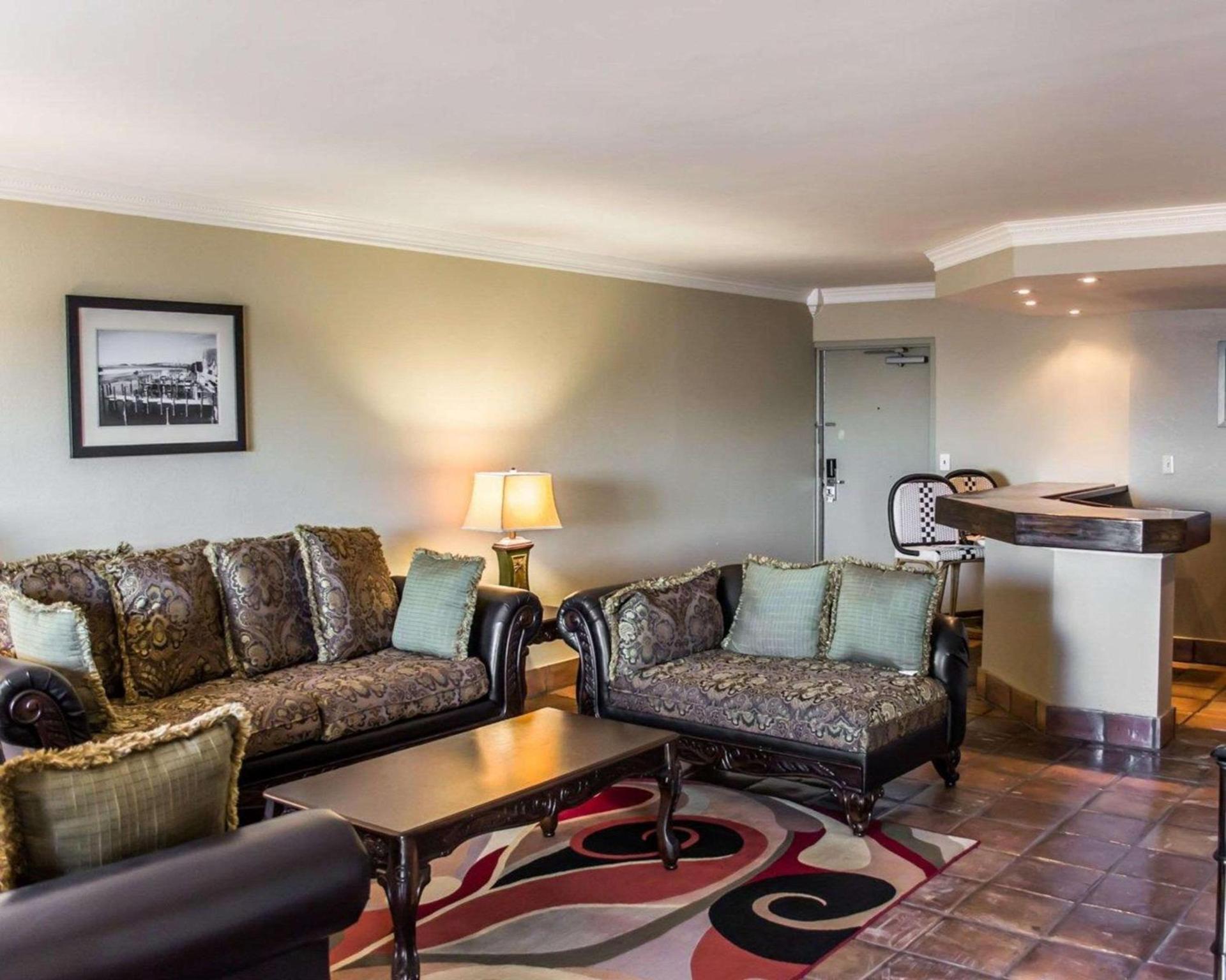 Quality Inn & Suites Gulf Breeze Bayside near Pensacola Beach photo 11