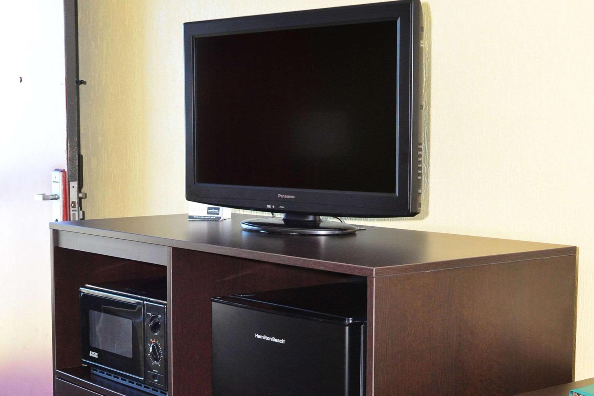 Quality Inn & Suites Gulf Breeze Bayside near Pensacola Beach photo 15