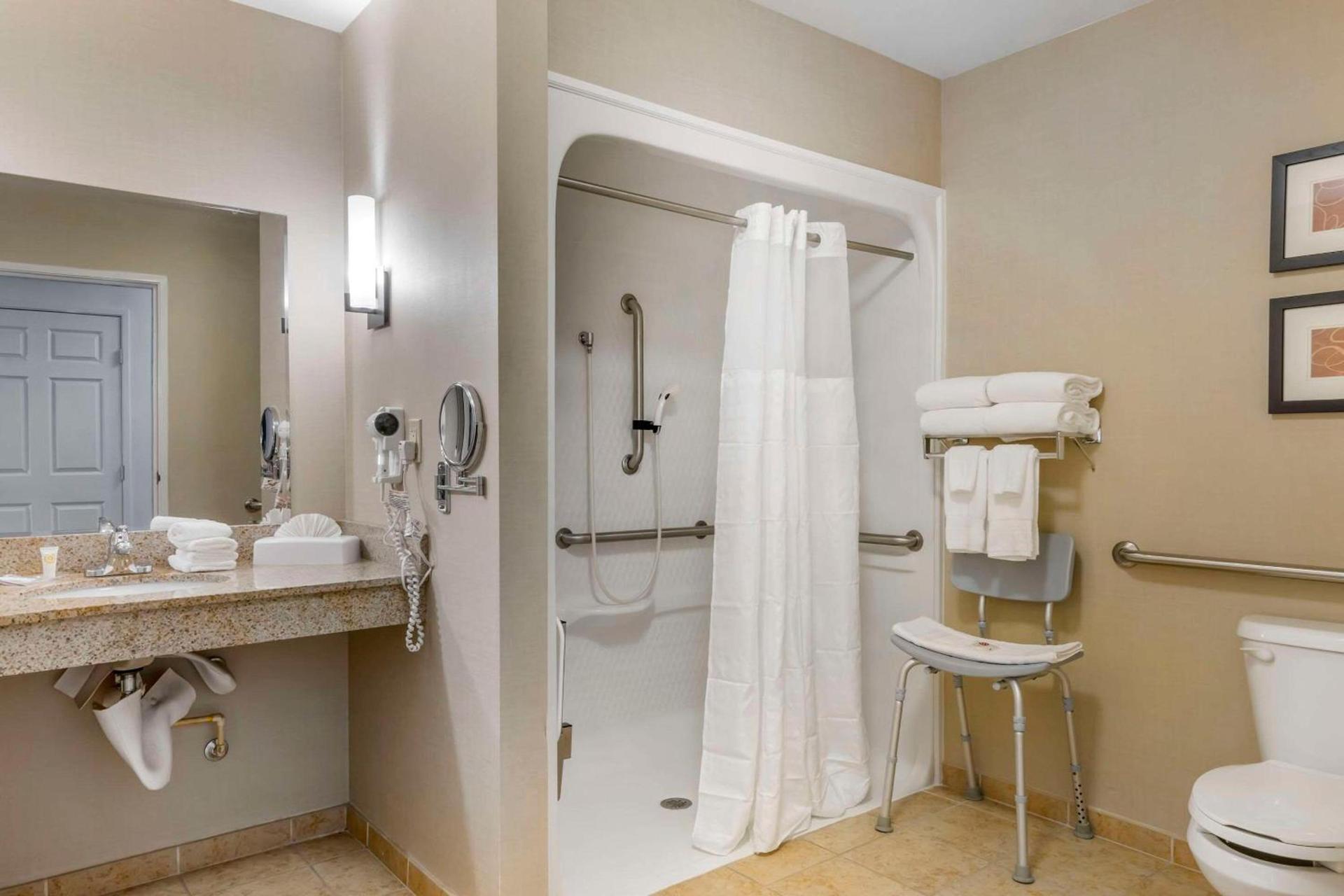 Comfort Suites Sarasota-Siesta Key photo 19