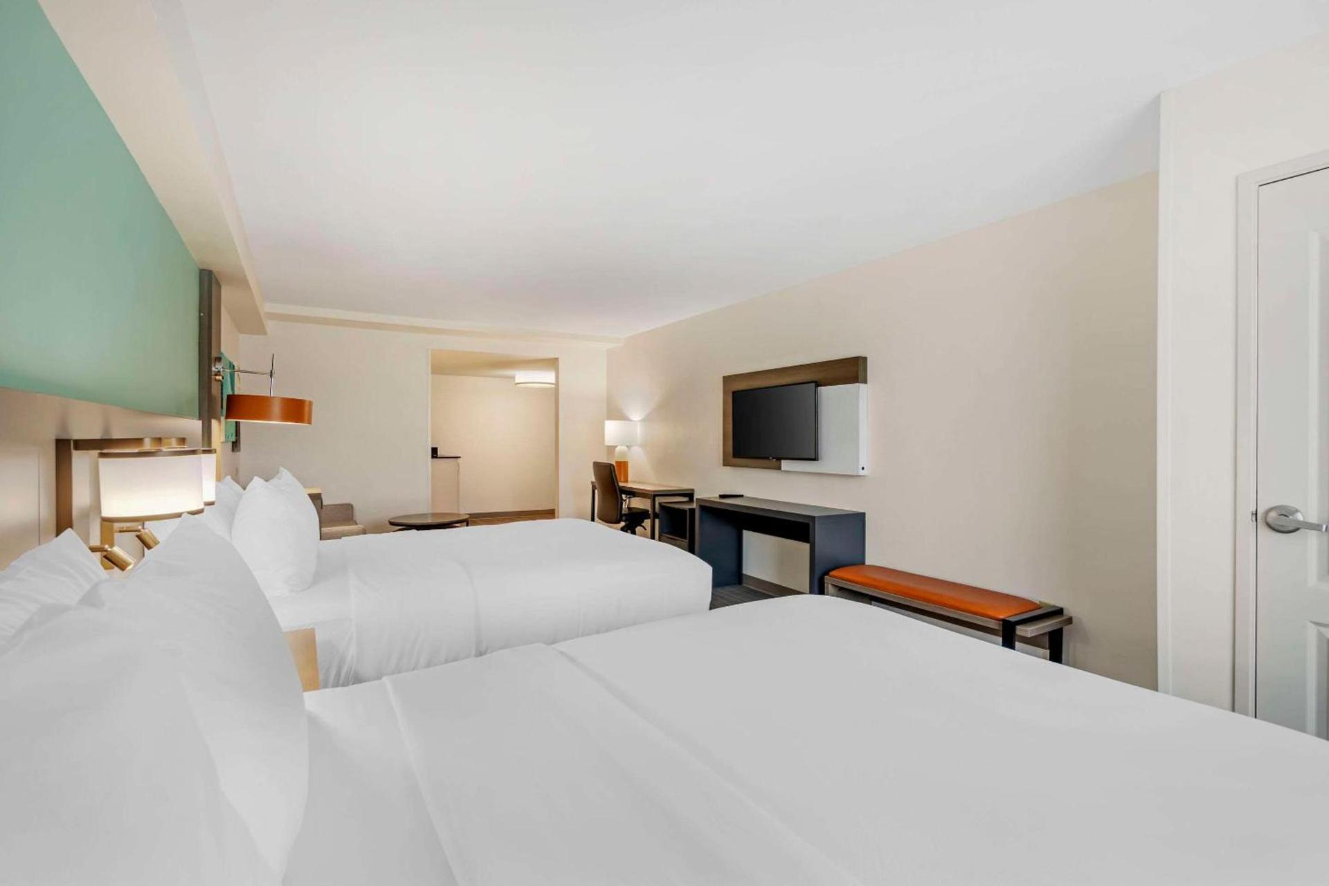 Comfort Suites Valdosta Mall Area photo 16
