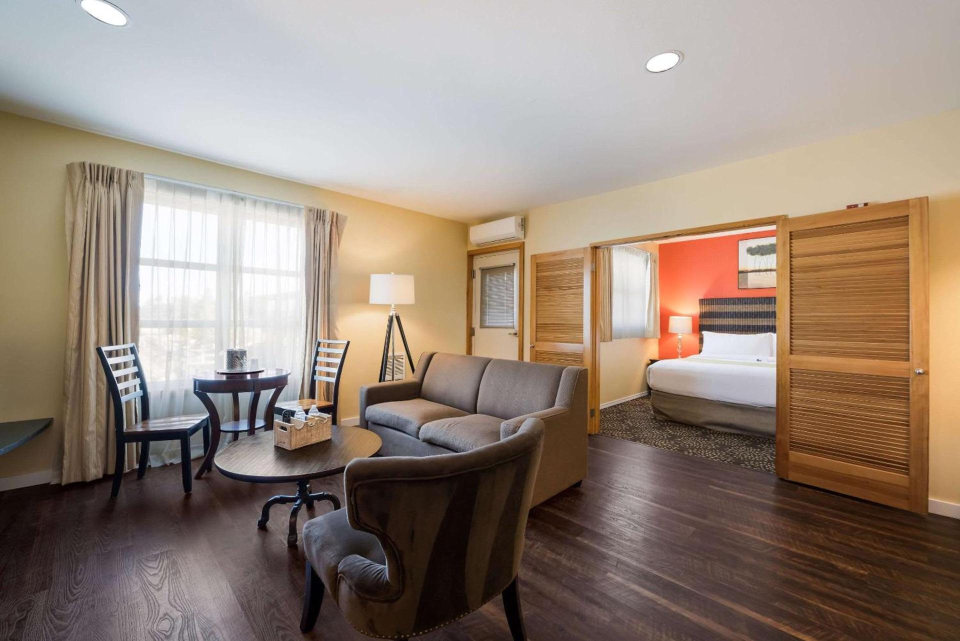 Inn at Port Gardner-Everett Waterfront, an Ascend Collection Hotel photo 41