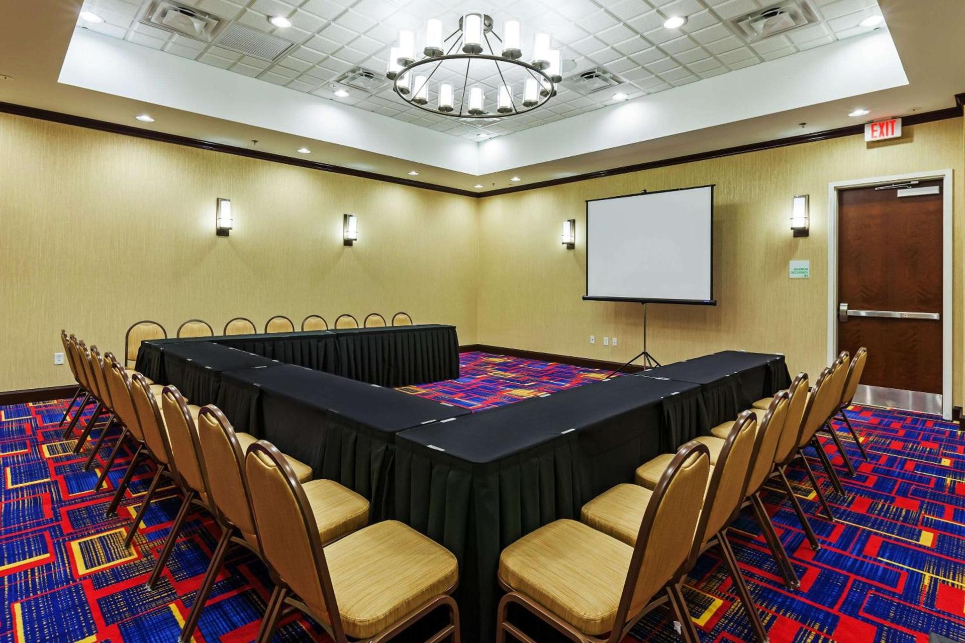 Clarion Hotel The Colony - Plano West photo 14