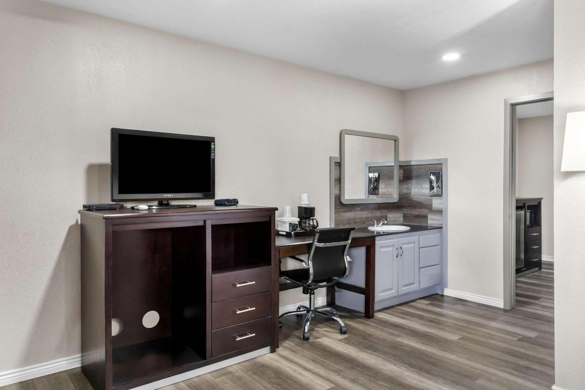 Econo Lodge Panguitch near Bryce Canyon photo 31