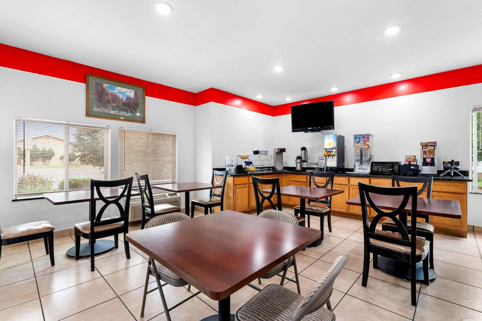 Econo Lodge Panguitch near Bryce Canyon photo 39