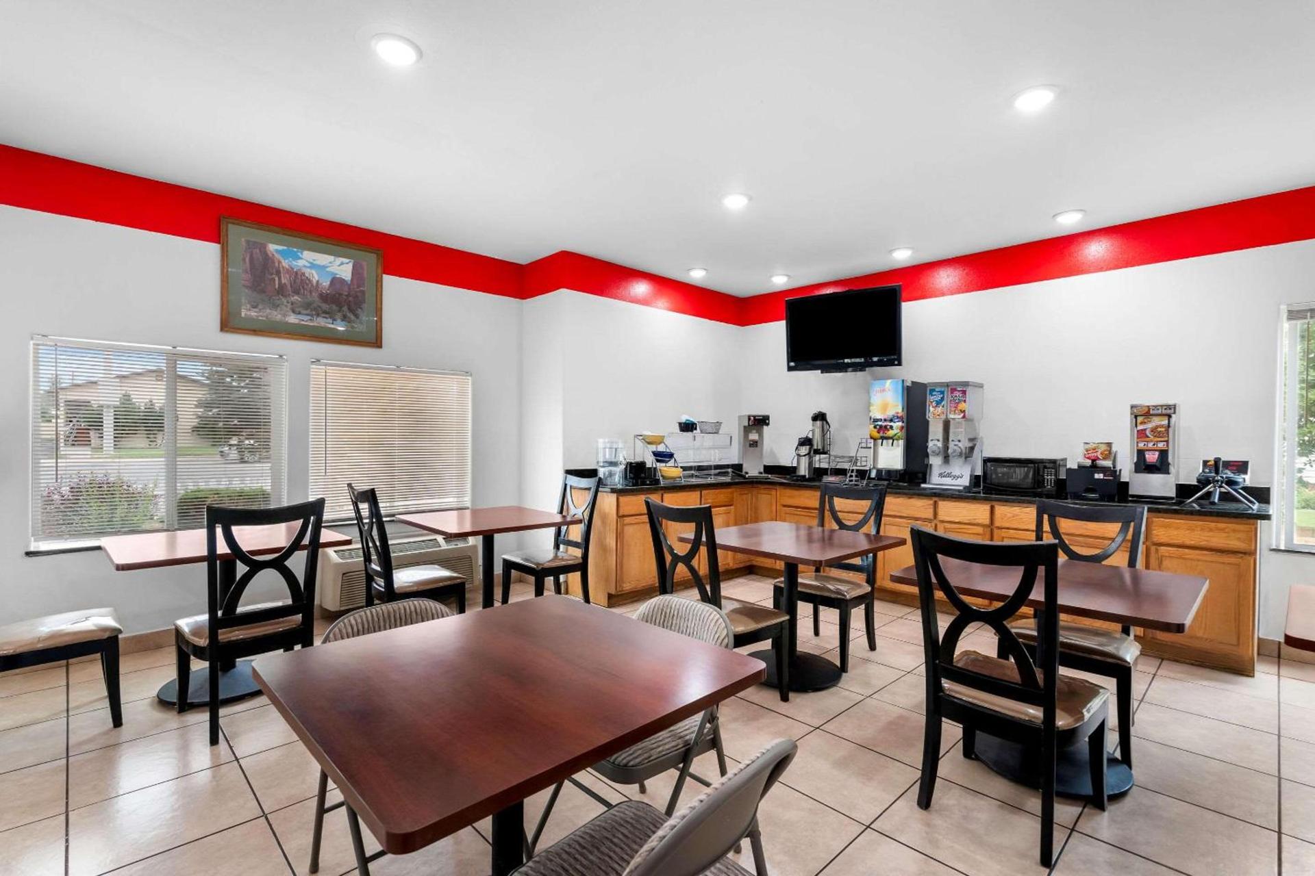 Econo Lodge Panguitch near Bryce Canyon photo 38