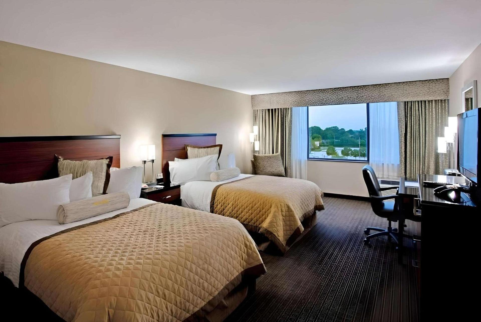 Quality Hotel Philadelphia Airport photo 34