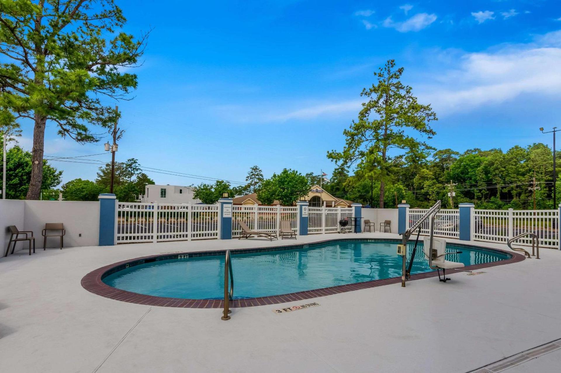 Comfort Inn Conroe photo 32