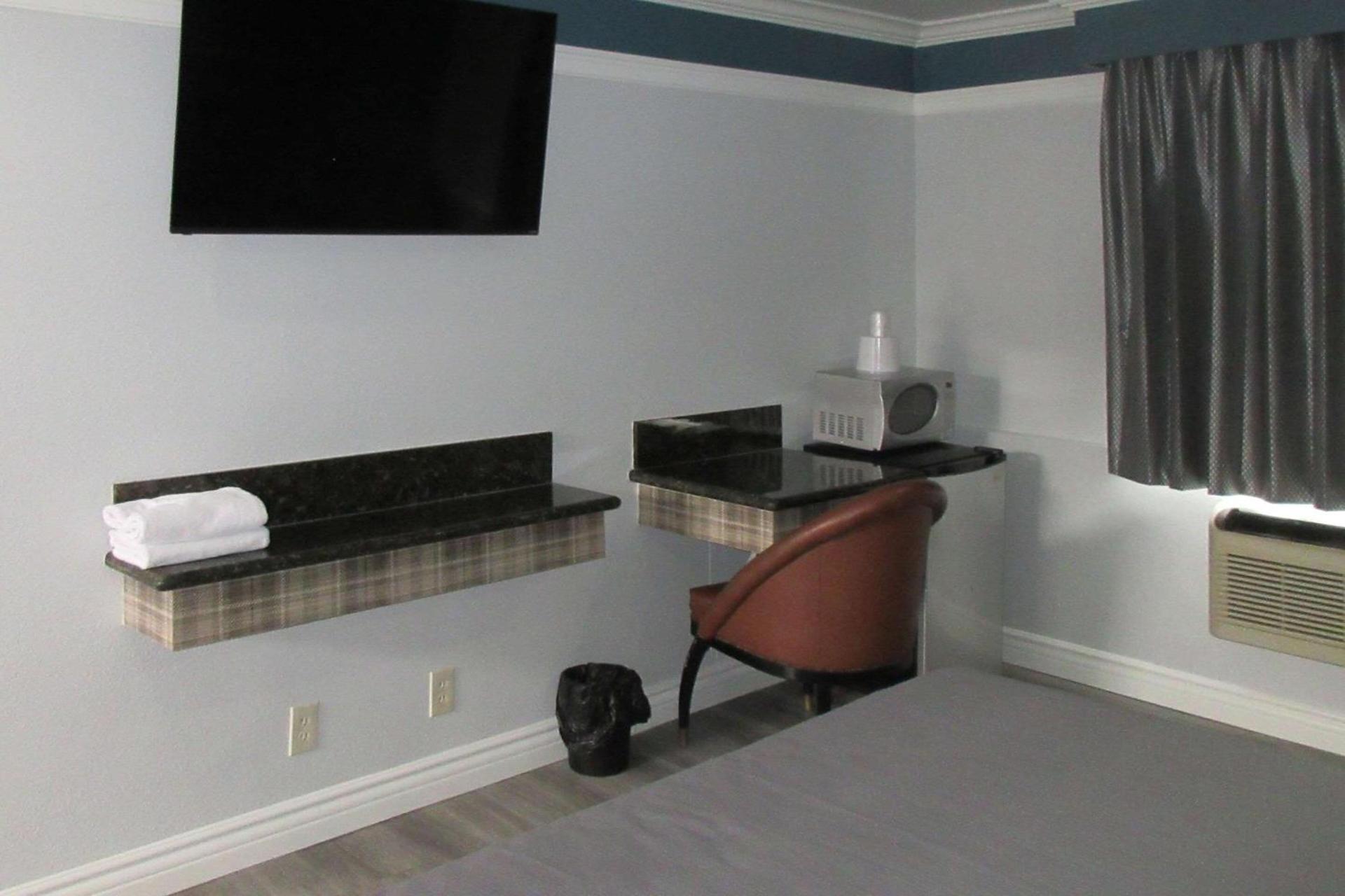Rodeway Inn Commerce - Los Angeles photo 14