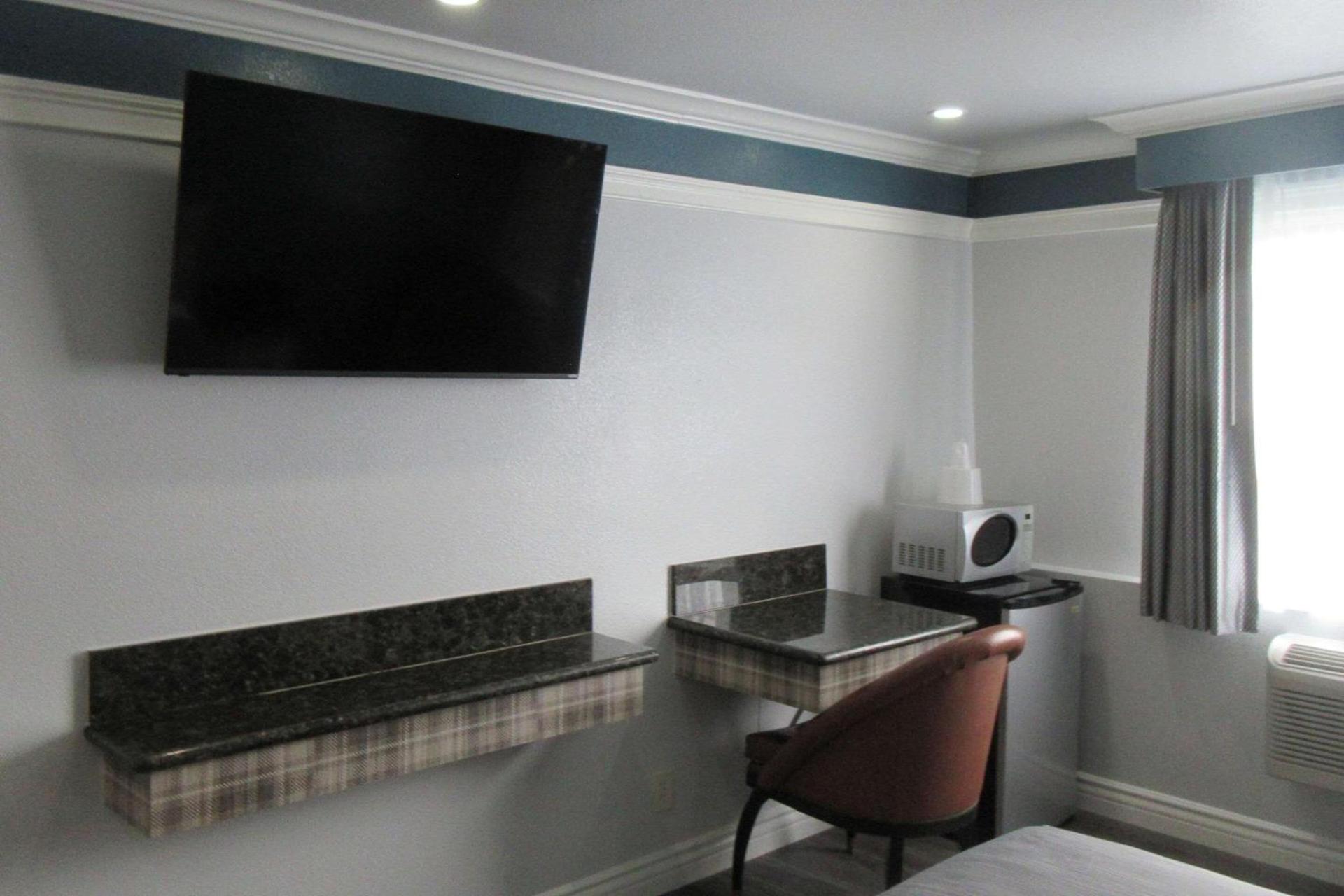 Rodeway Inn Commerce - Los Angeles photo 6