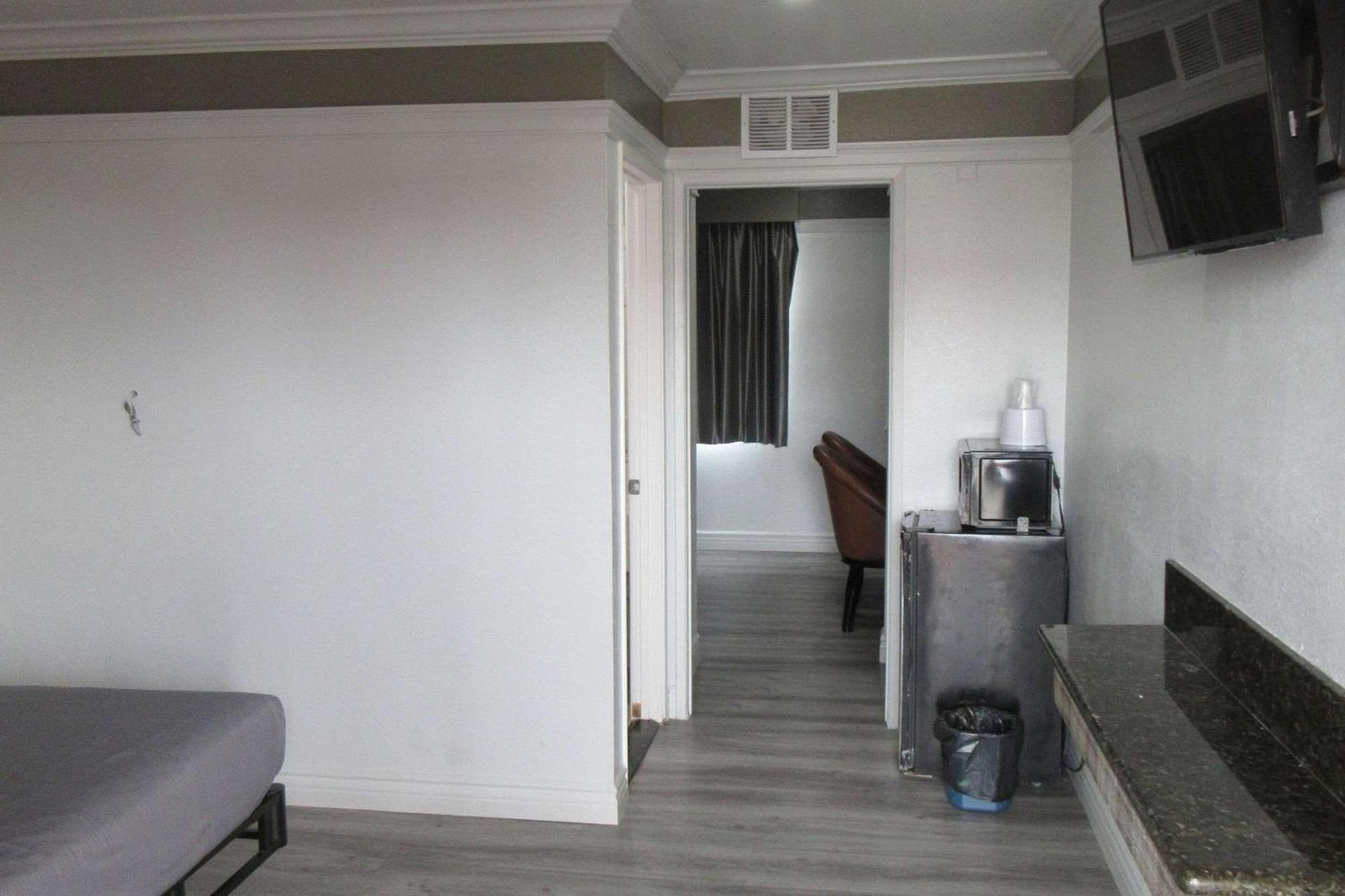 Rodeway Inn Commerce - Los Angeles photo 19