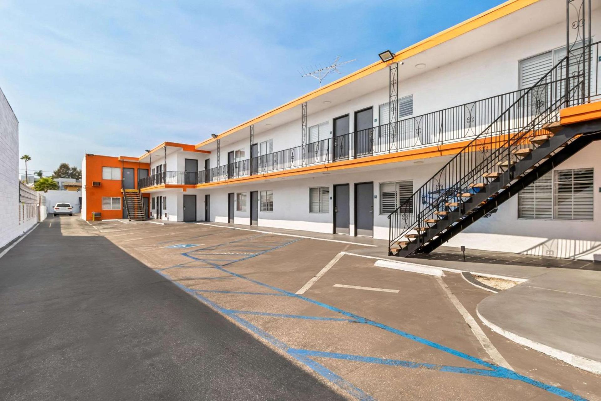 Rodeway Inn & Suites North Hollywood Burbank Airport - Universal Area — hotel in North Hollywood