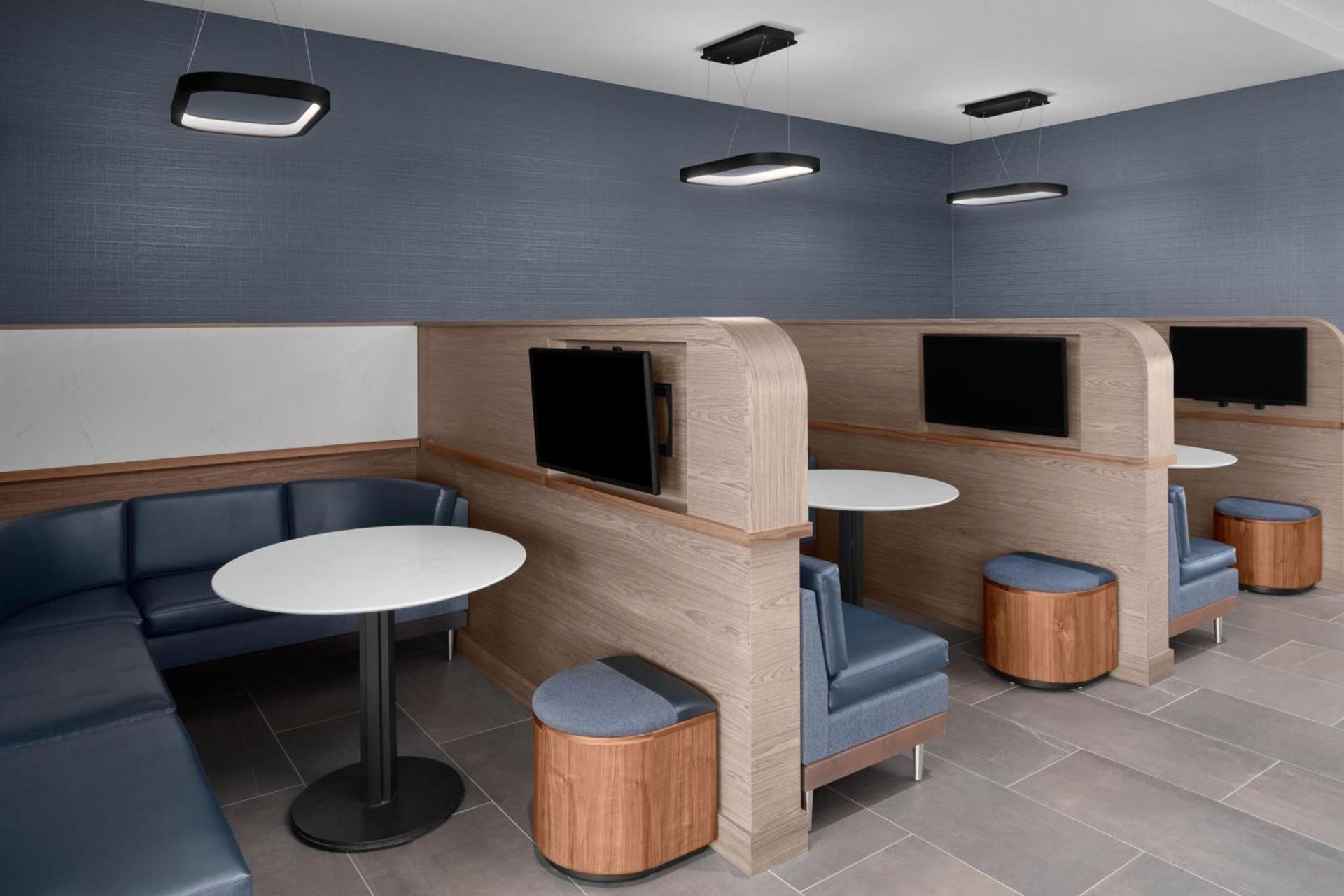 Courtyard by Marriott Reno Sparks photo 18
