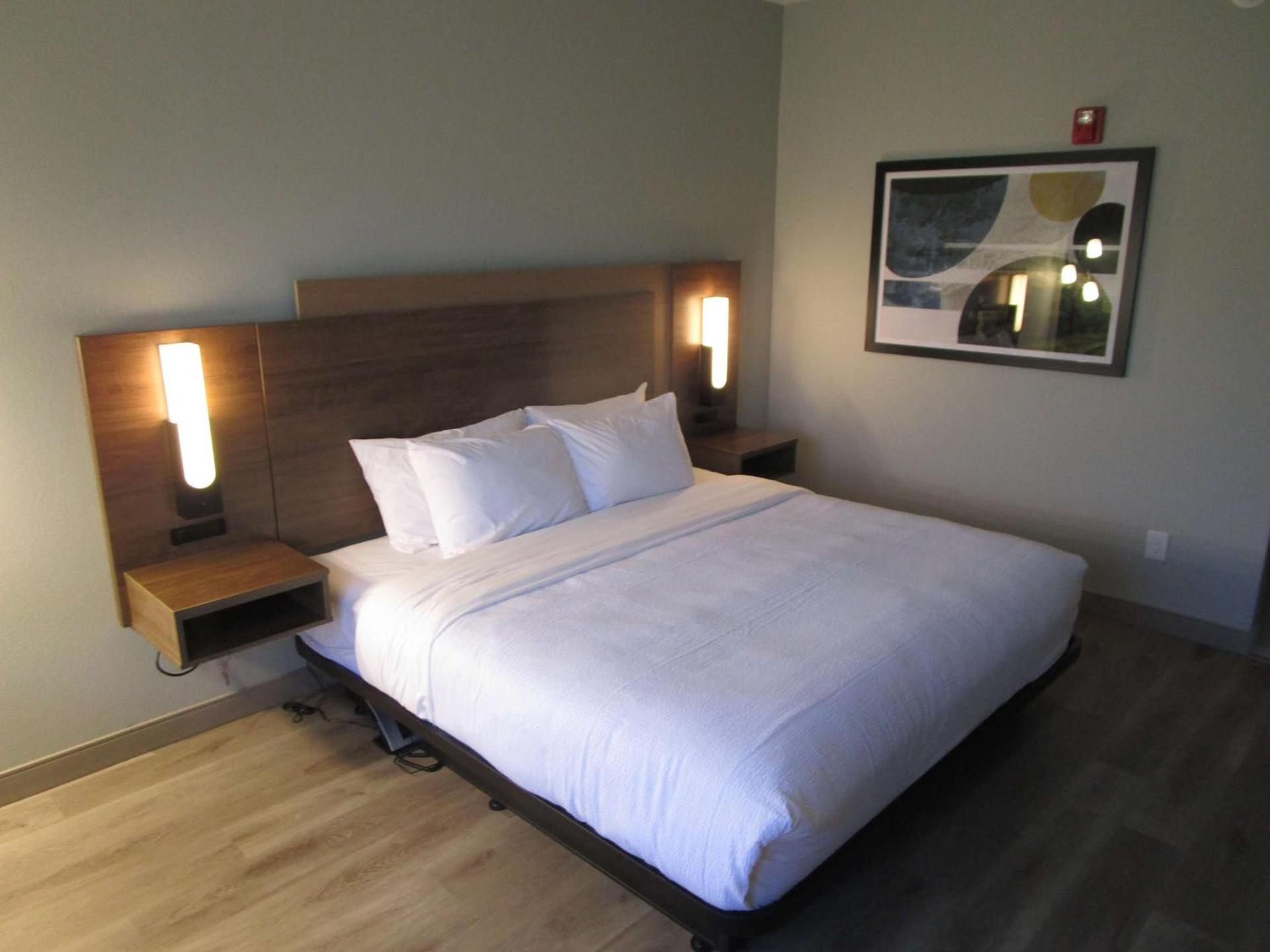 Best Western Plus Fenton photo 17