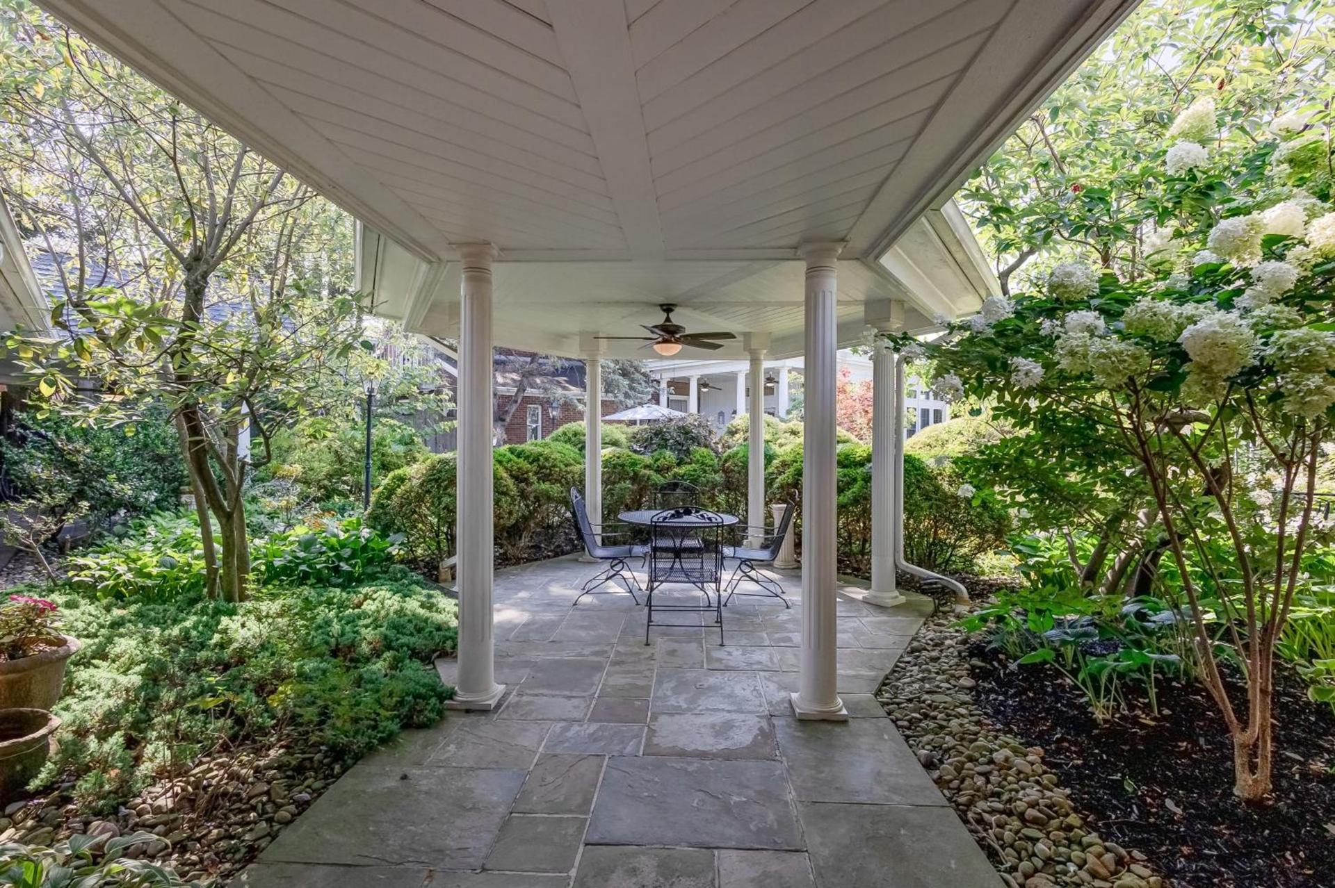 The Mount Vernon Inn photo 29