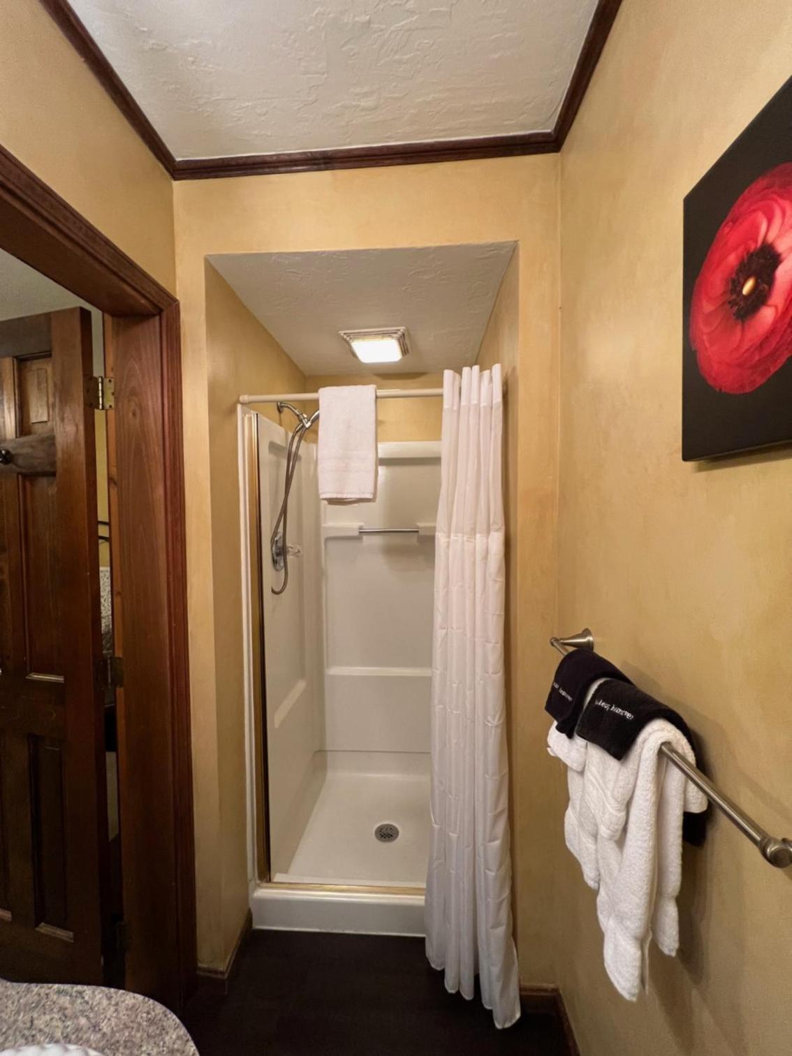 The Mount Vernon Inn photo 30