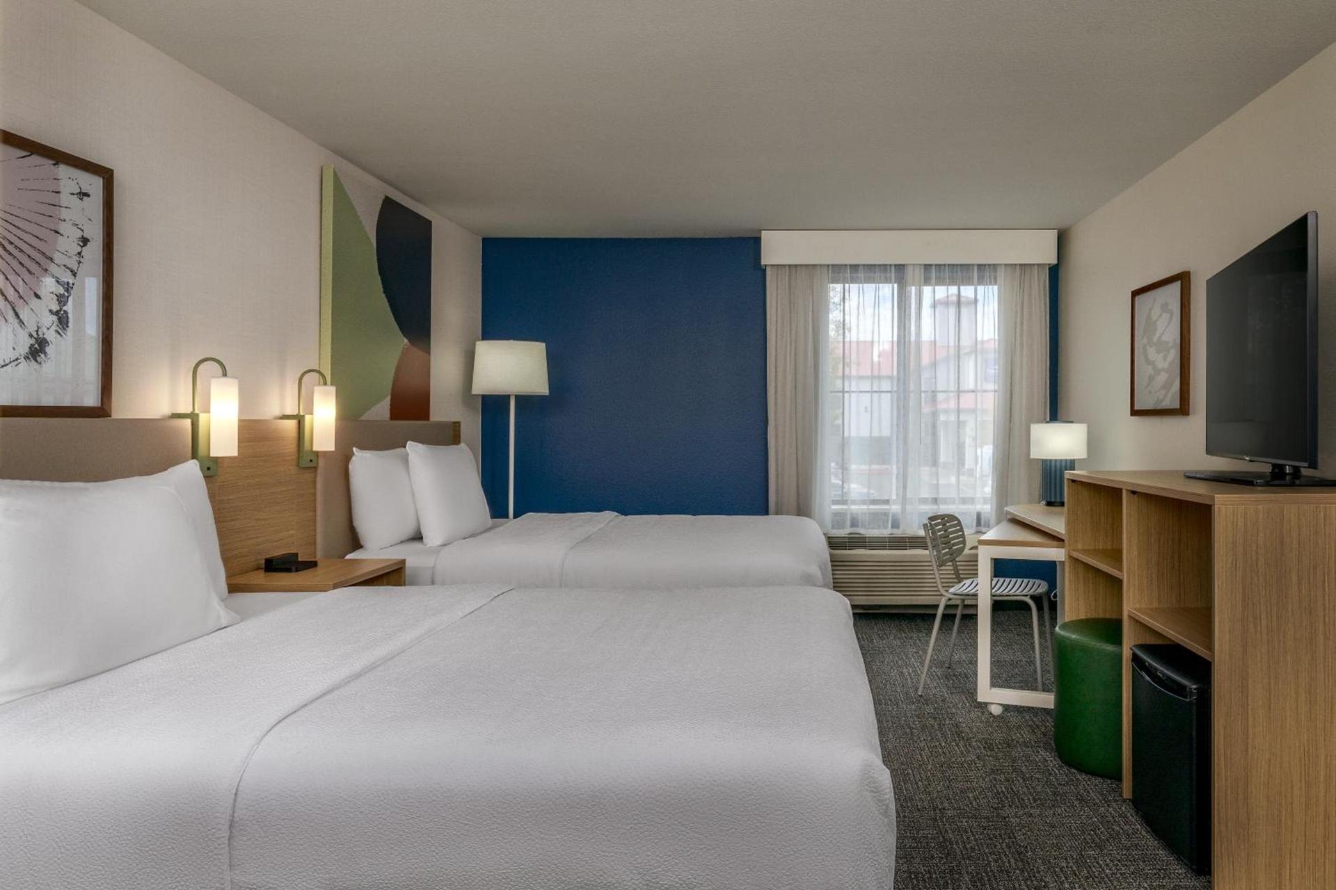 Spark by Hilton Denver International Airport photo 5