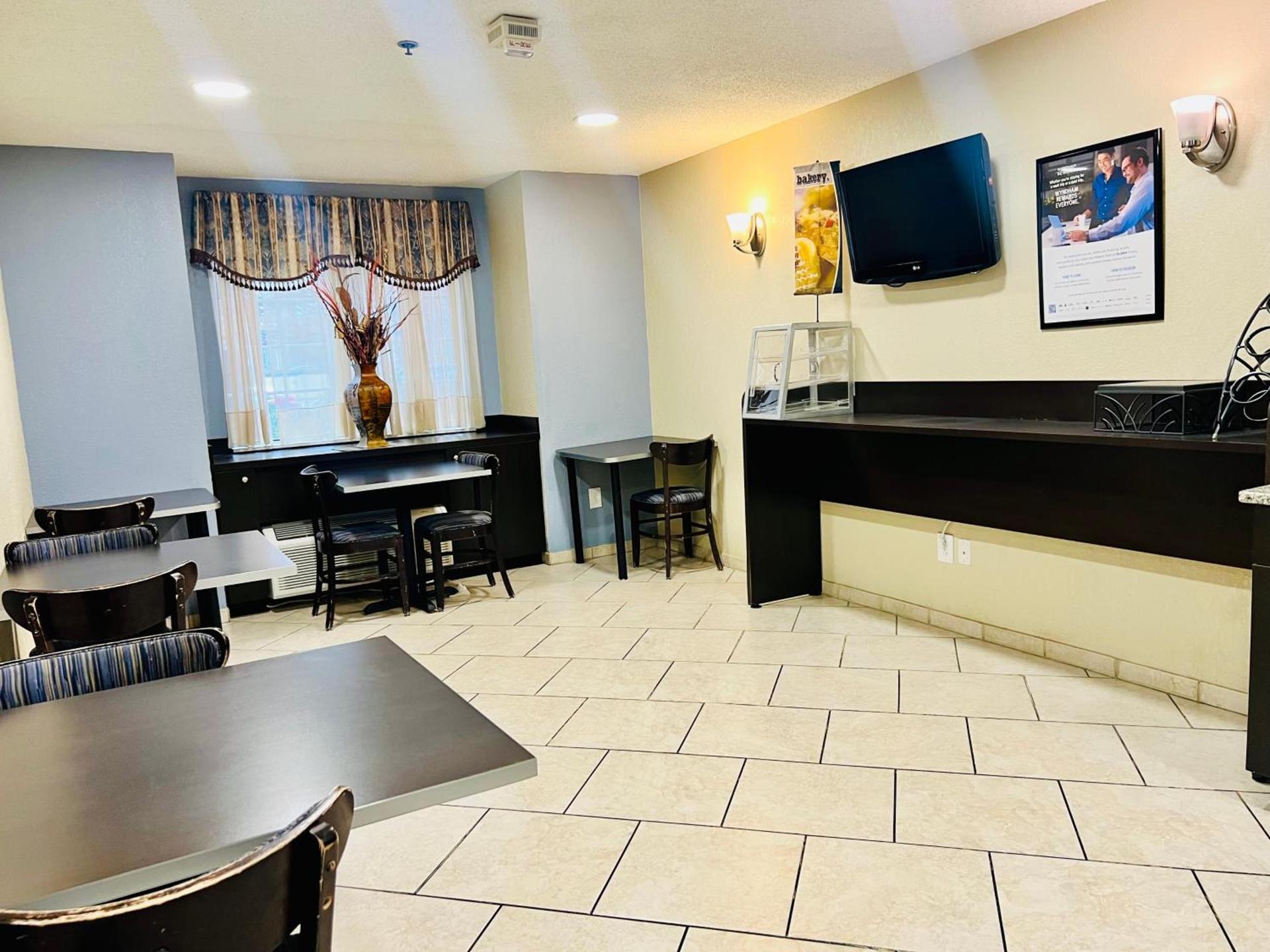 Microtel Inn Georgetown - Lexington North photo 5