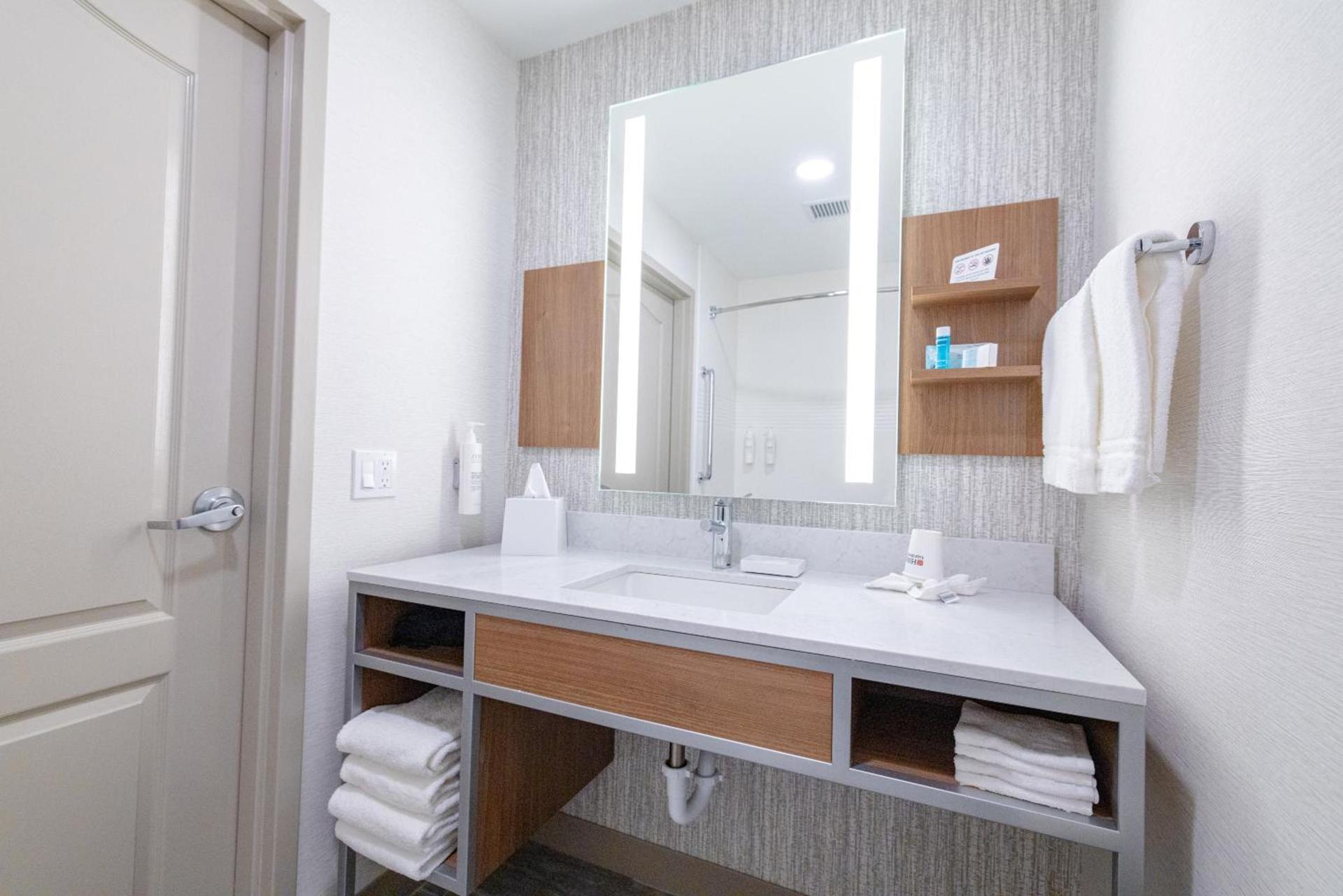Hilton Garden Inn Lakewood photo 27
