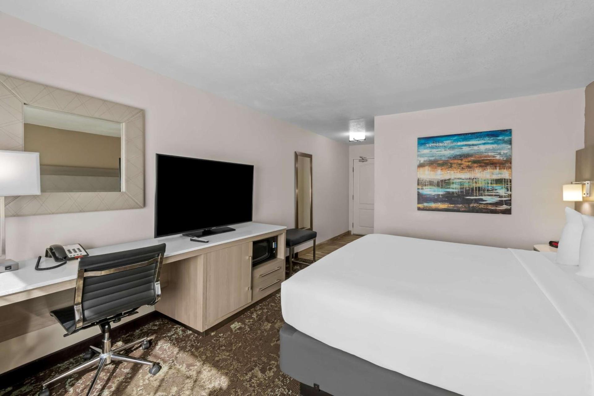 Best Western Worlds Of Fun photo 27