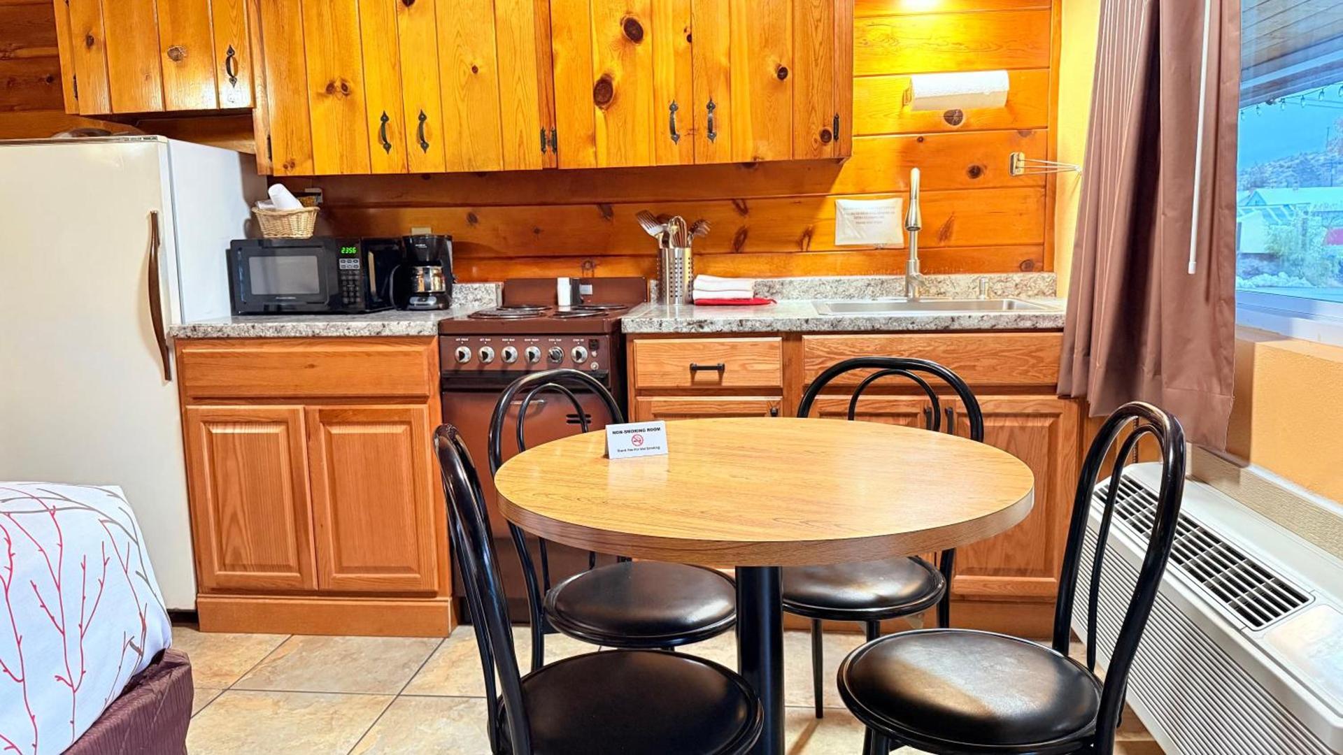 Apple Inn Motel photo 48