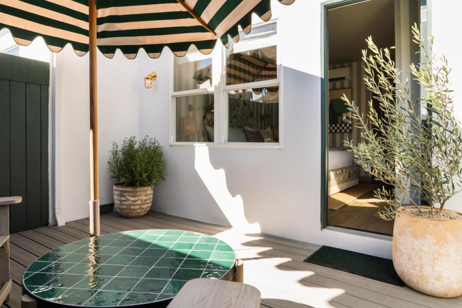 Le Petit Pali Brentwood photo 59