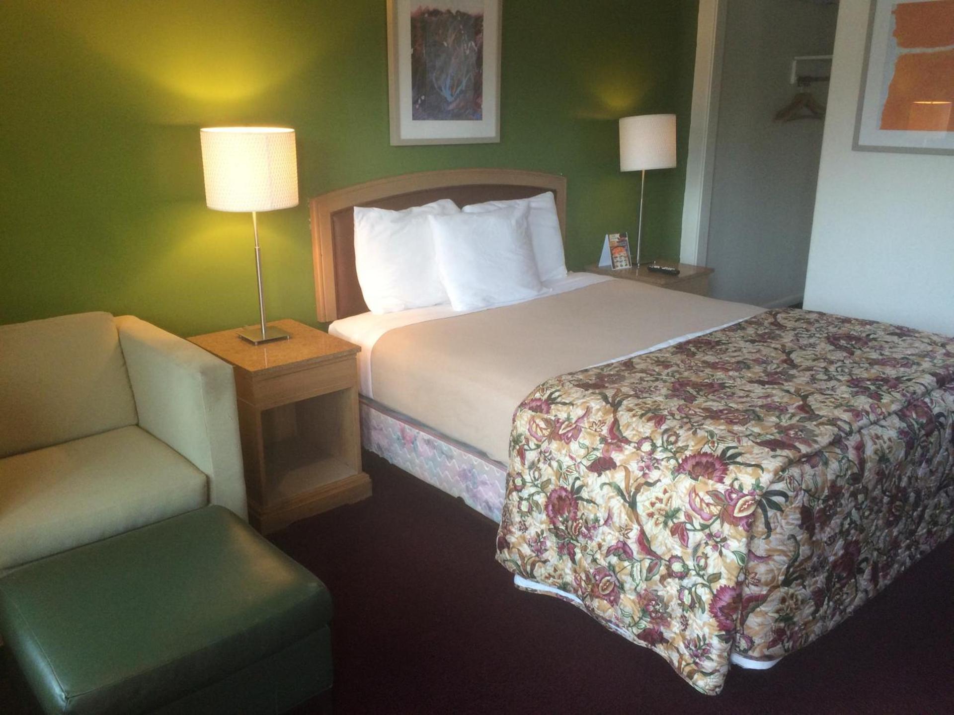 Alamo Motel photo 18