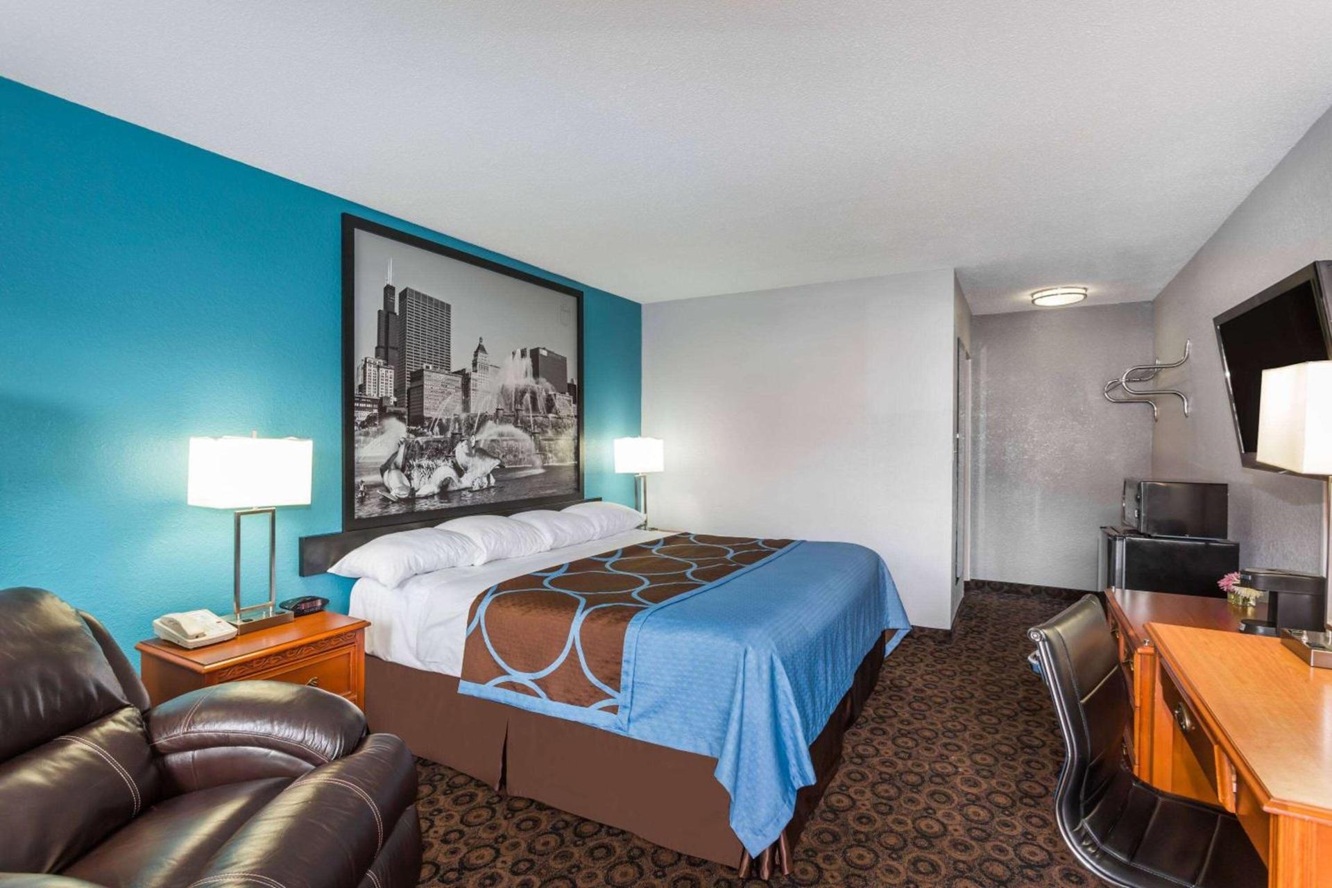 Super 8 by Wyndham Belleville St. Louis Area photo 4