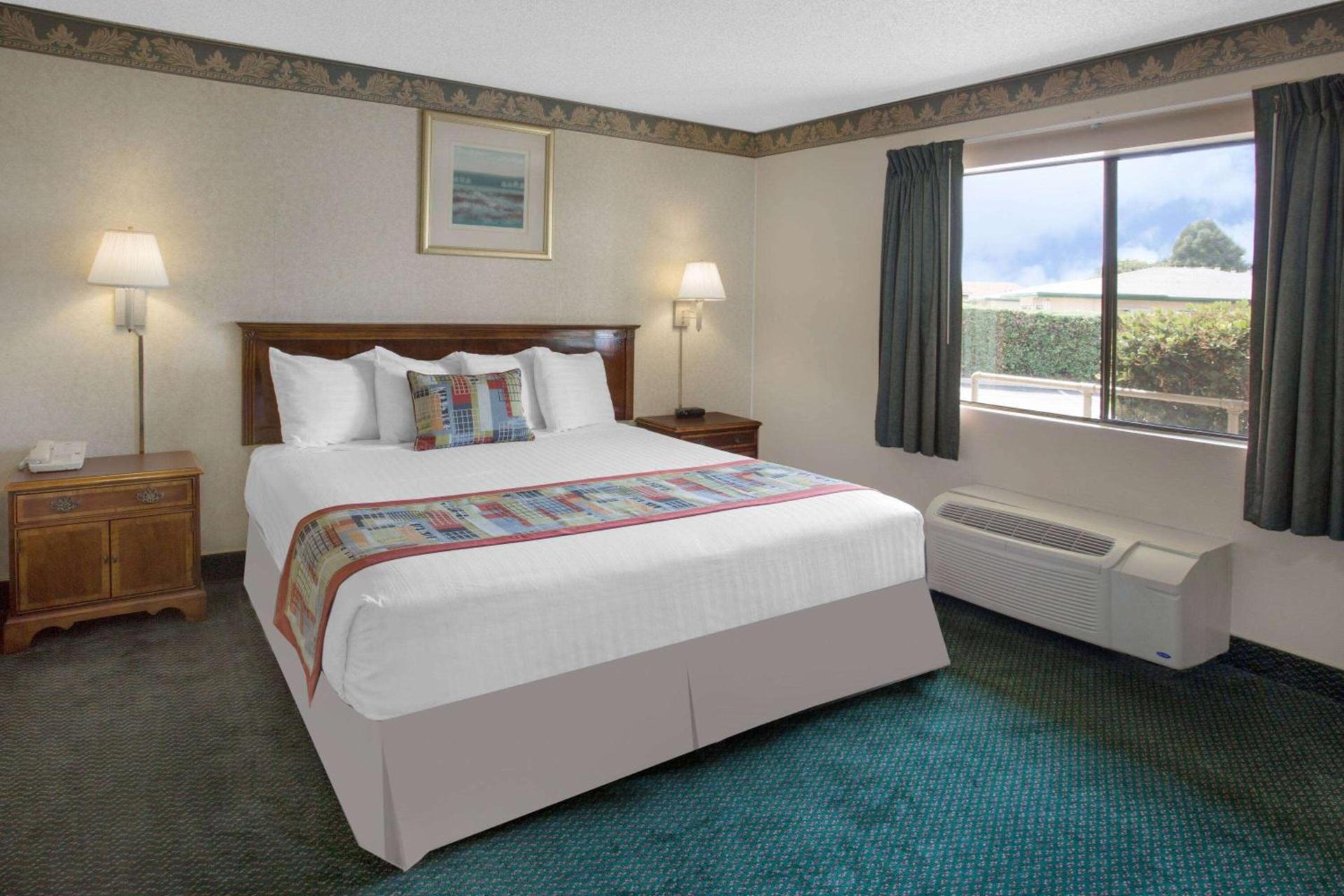 Travelodge by Wyndham Costa Mesa Newport Beach Hacienda photo 6
