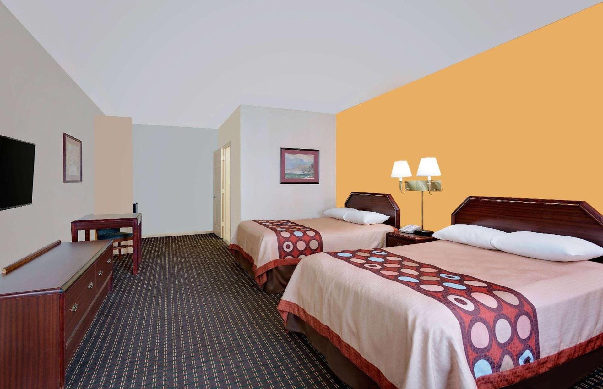 Super 8 by Wyndham Hillsville photo 3