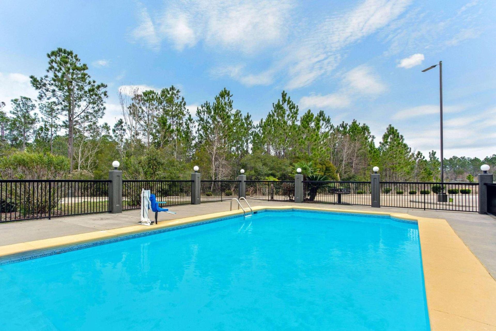 Baymont by Wyndham Moss Point Pascagoula photo 12