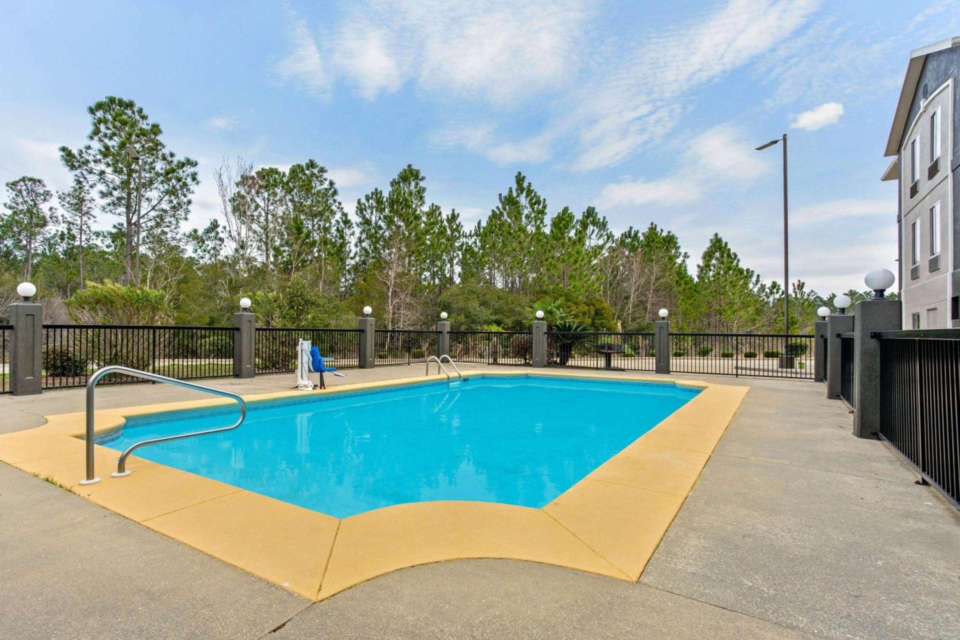 Baymont by Wyndham Moss Point Pascagoula photo 11