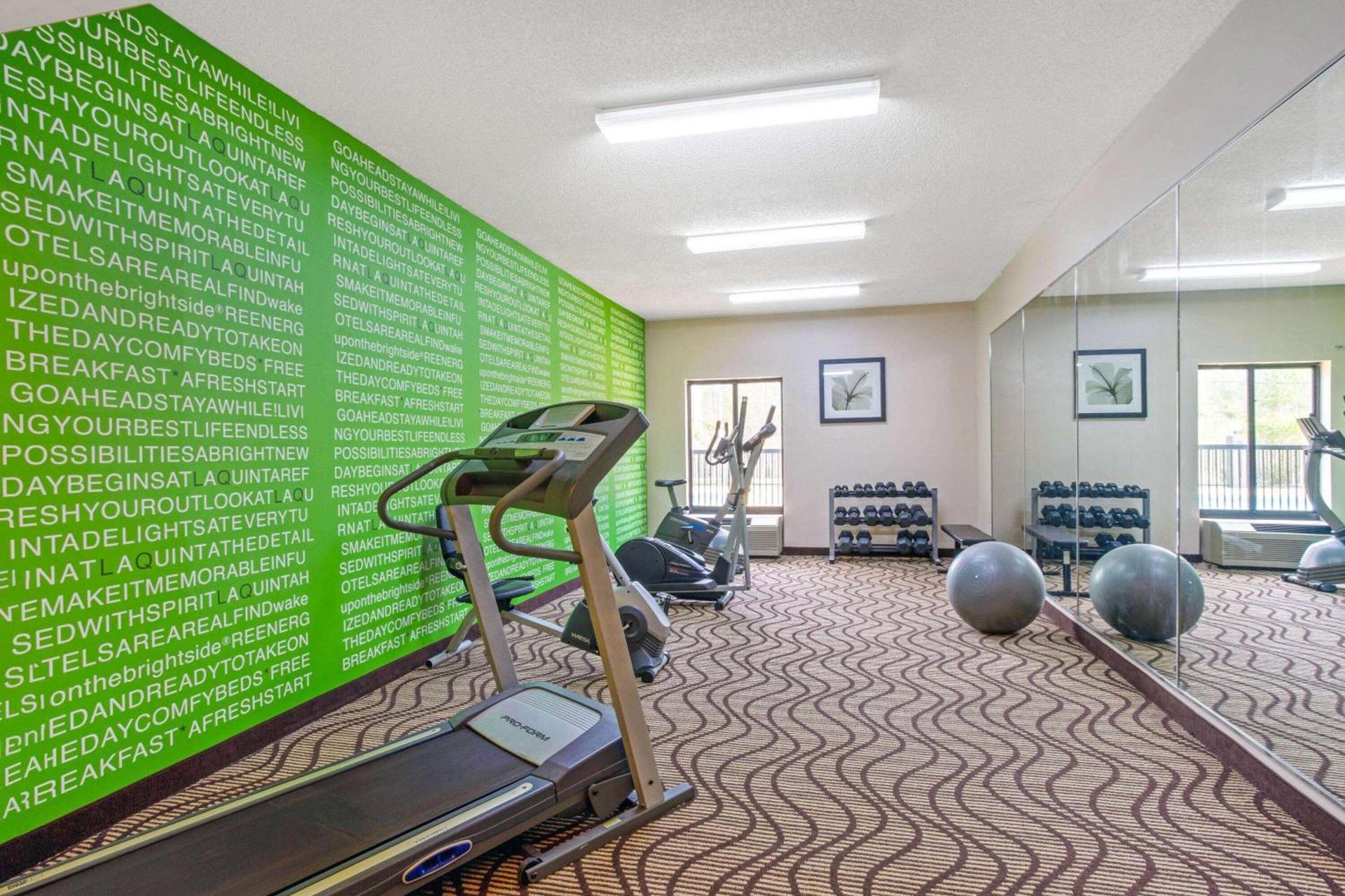 Baymont by Wyndham Moss Point Pascagoula photo 14