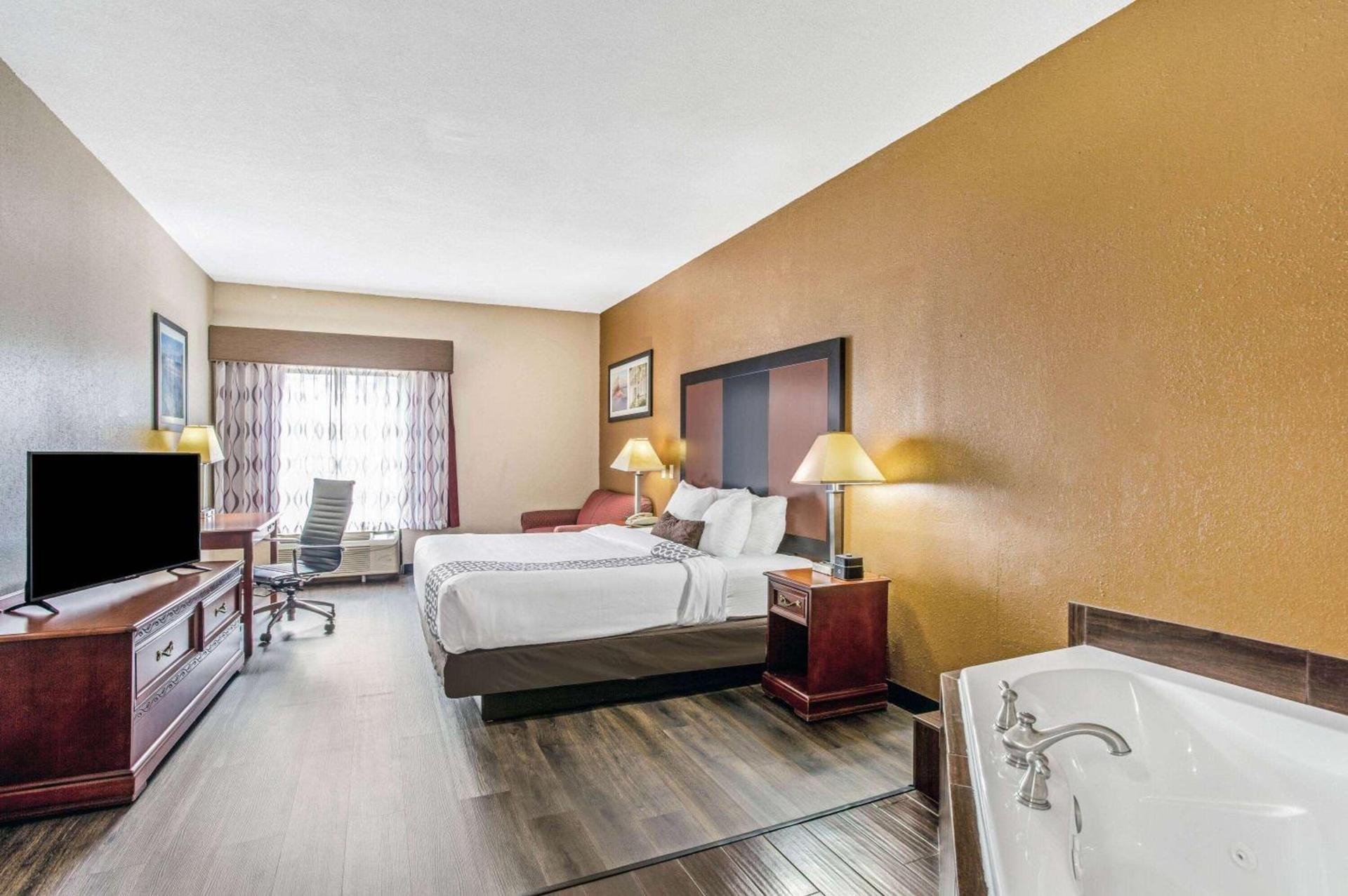 Baymont by Wyndham Moss Point Pascagoula photo 27