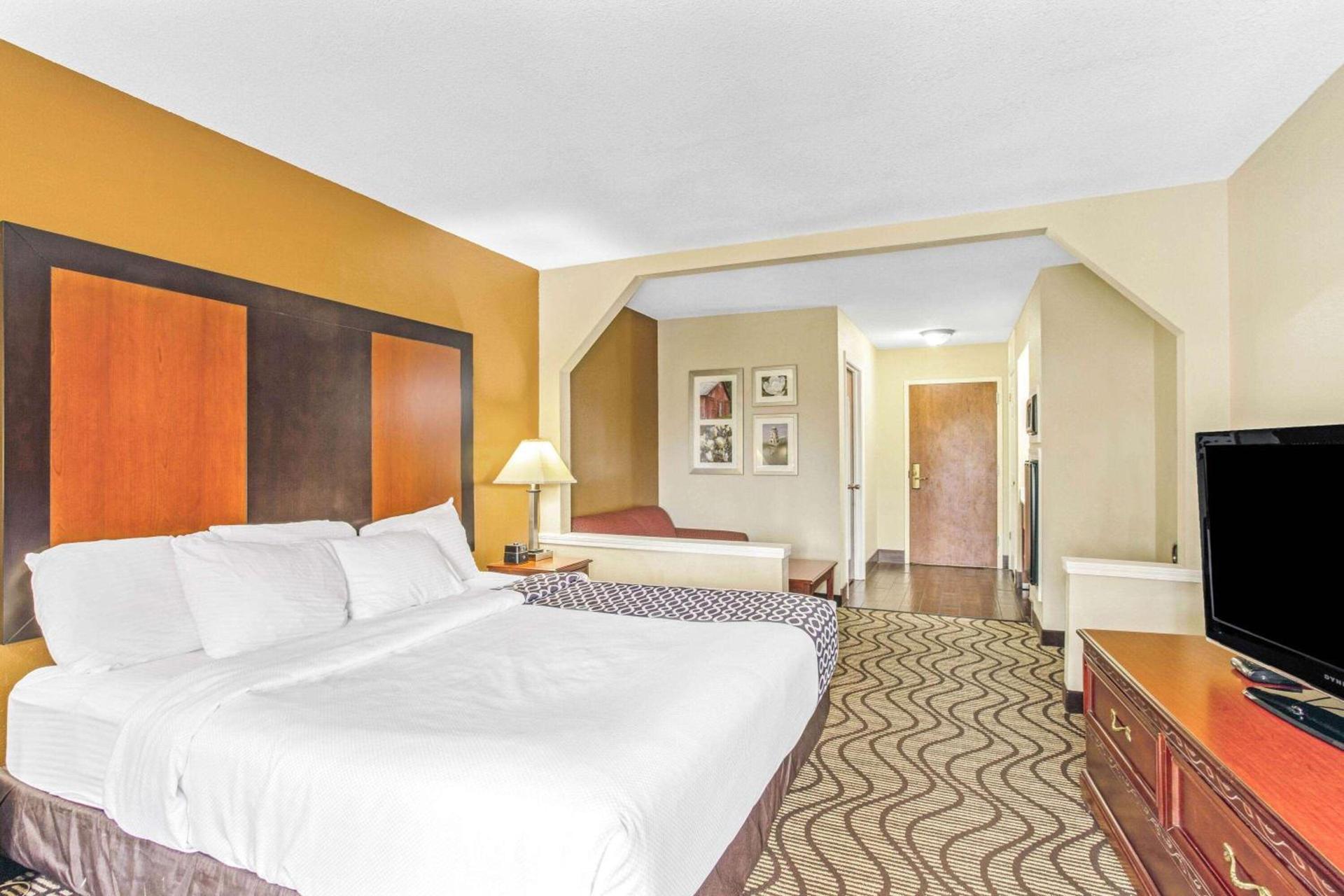 Baymont by Wyndham Moss Point Pascagoula photo 23