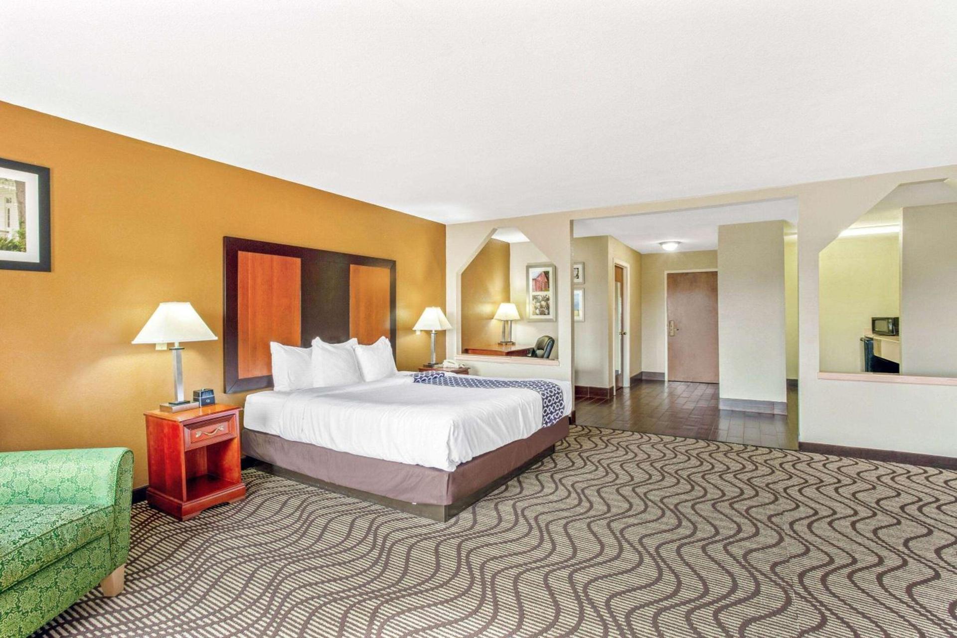 Baymont by Wyndham Moss Point Pascagoula photo 30