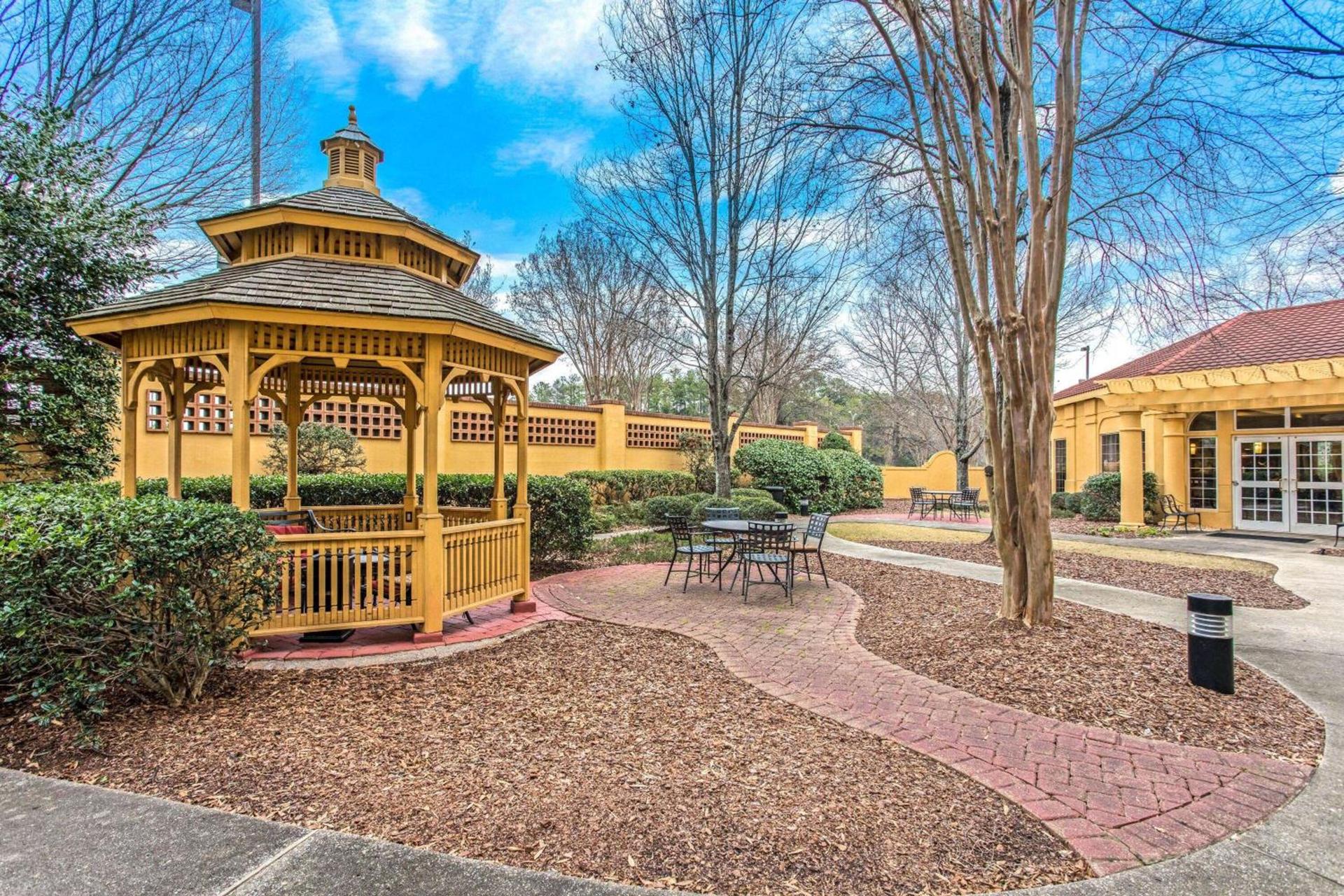 La Quinta by Wyndham Birmingham Homewood photo 39