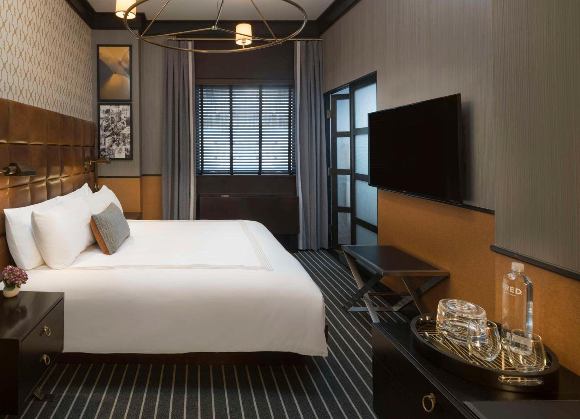 Gild Hall, A Thompson Hotel, by Hyatt photo 2