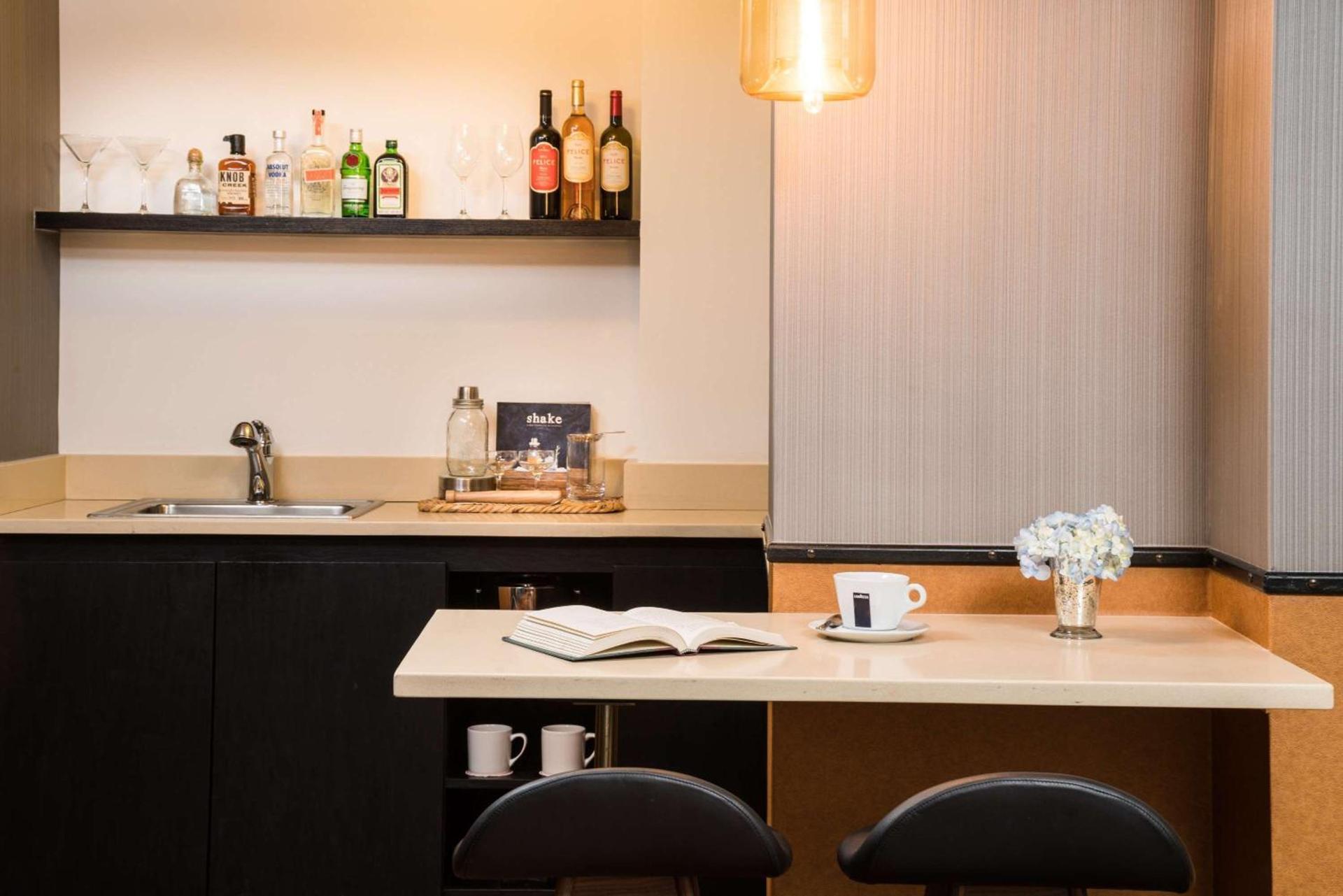 Gild Hall, A Thompson Hotel, by Hyatt photo 18