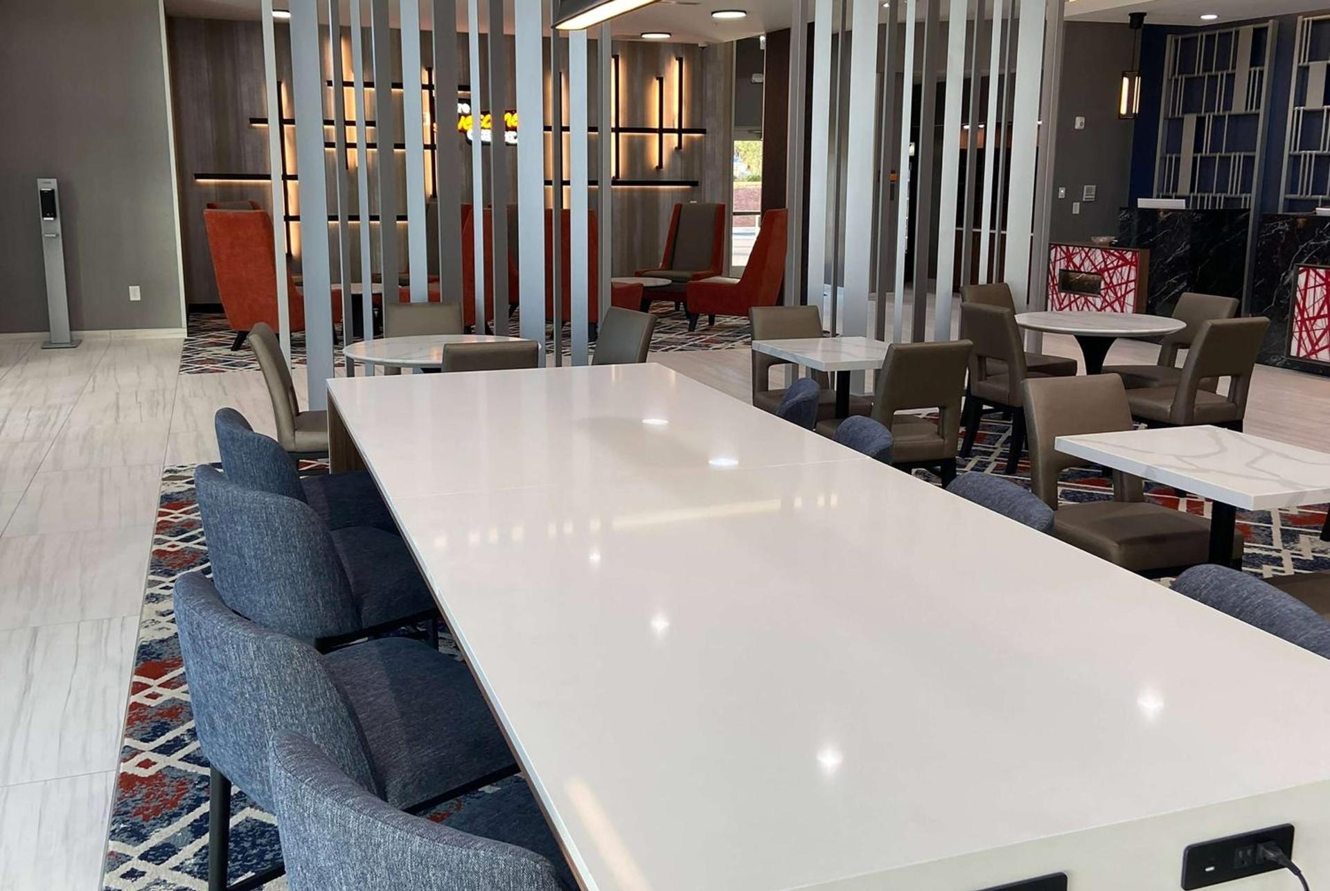 La Quinta by Wyndham Chelsea Birmingham photo 14