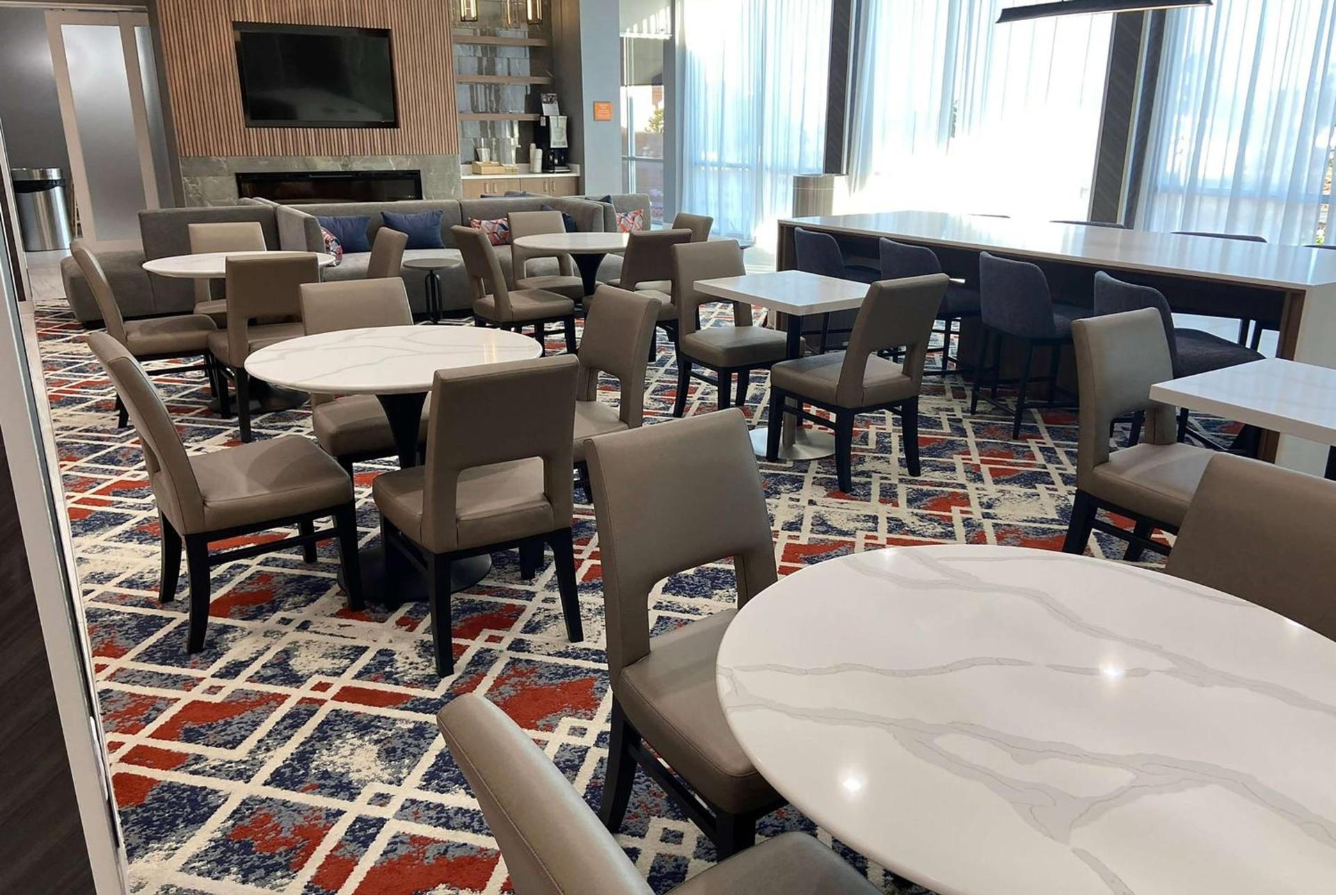 La Quinta by Wyndham Chelsea Birmingham photo 12