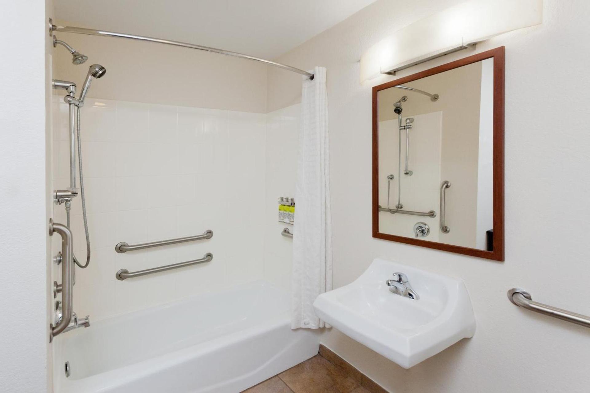 Candlewood Suites Eastchase Park by IHG photo 55