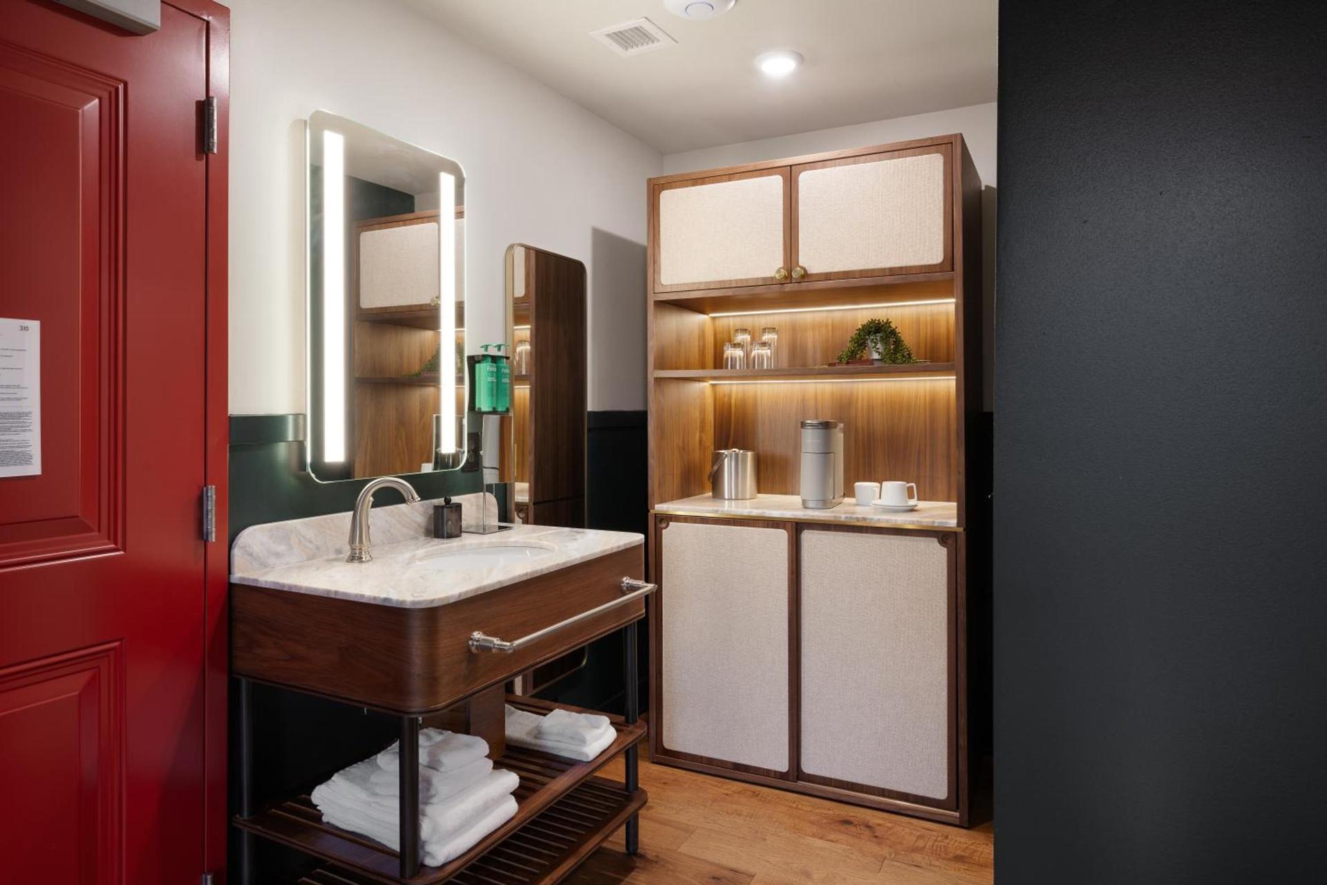 The Delegate Hotel photo 49