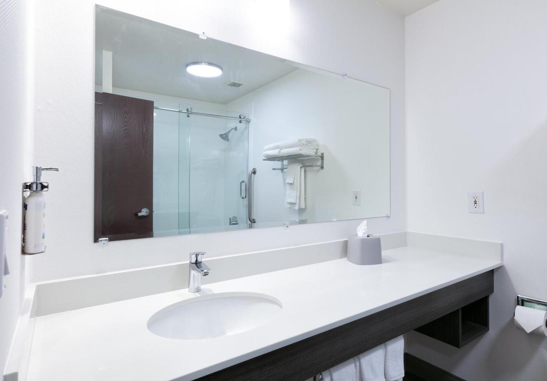 Holiday Inn Express Spokane-Valley by IHG photo 63