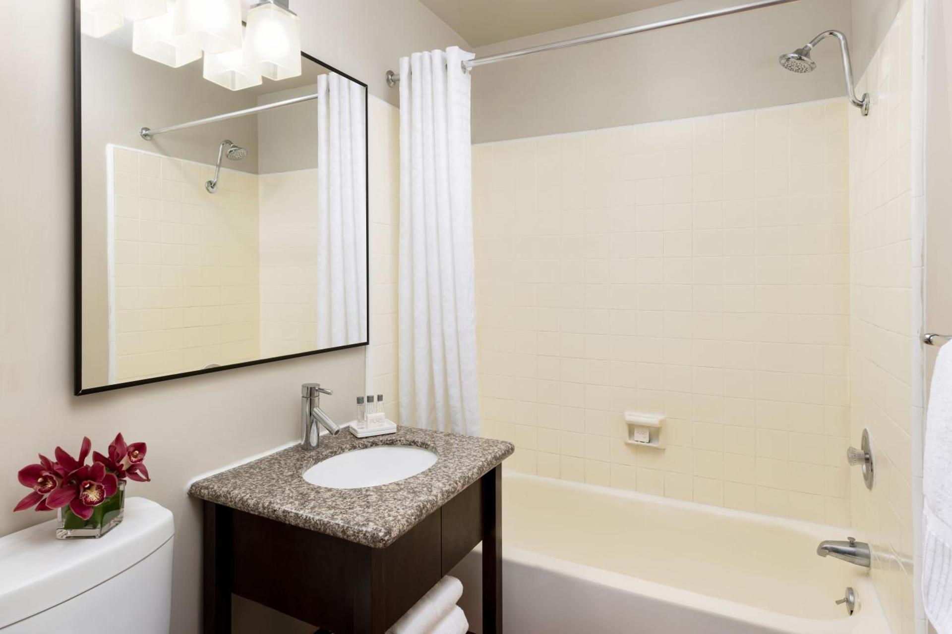 Pacific Edge Hotel photo 92