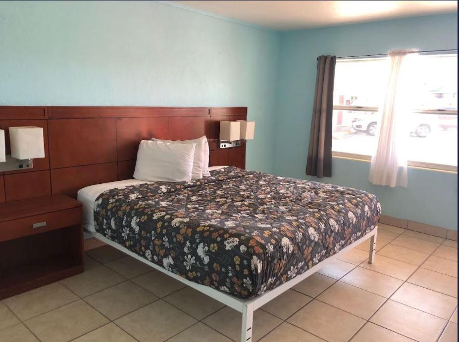 Economy Suites photo 5