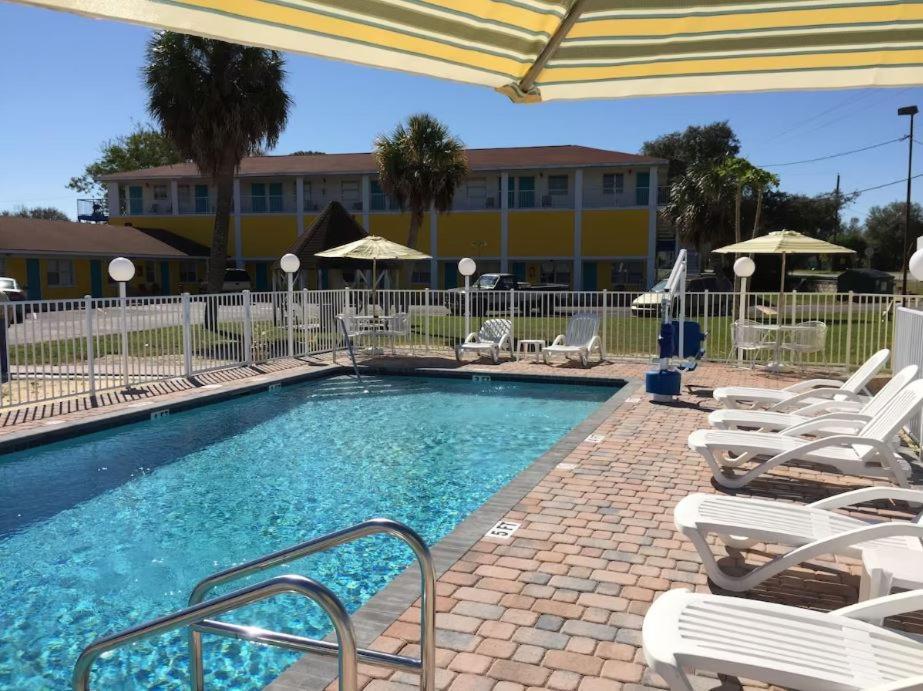 Economy Suites photo 11