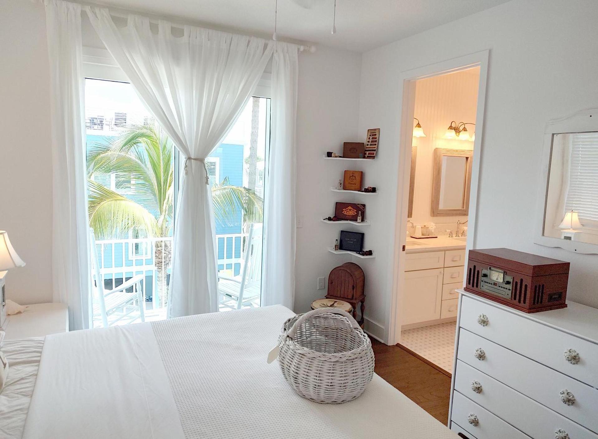 Bungalow Beach Resort photo 12