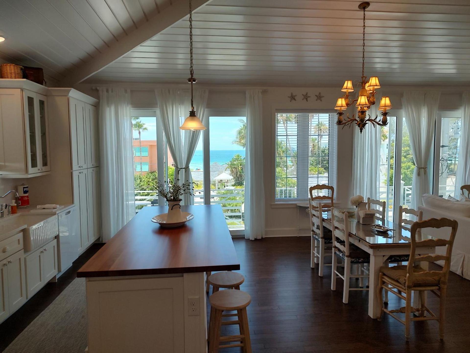Bungalow Beach Resort photo 13