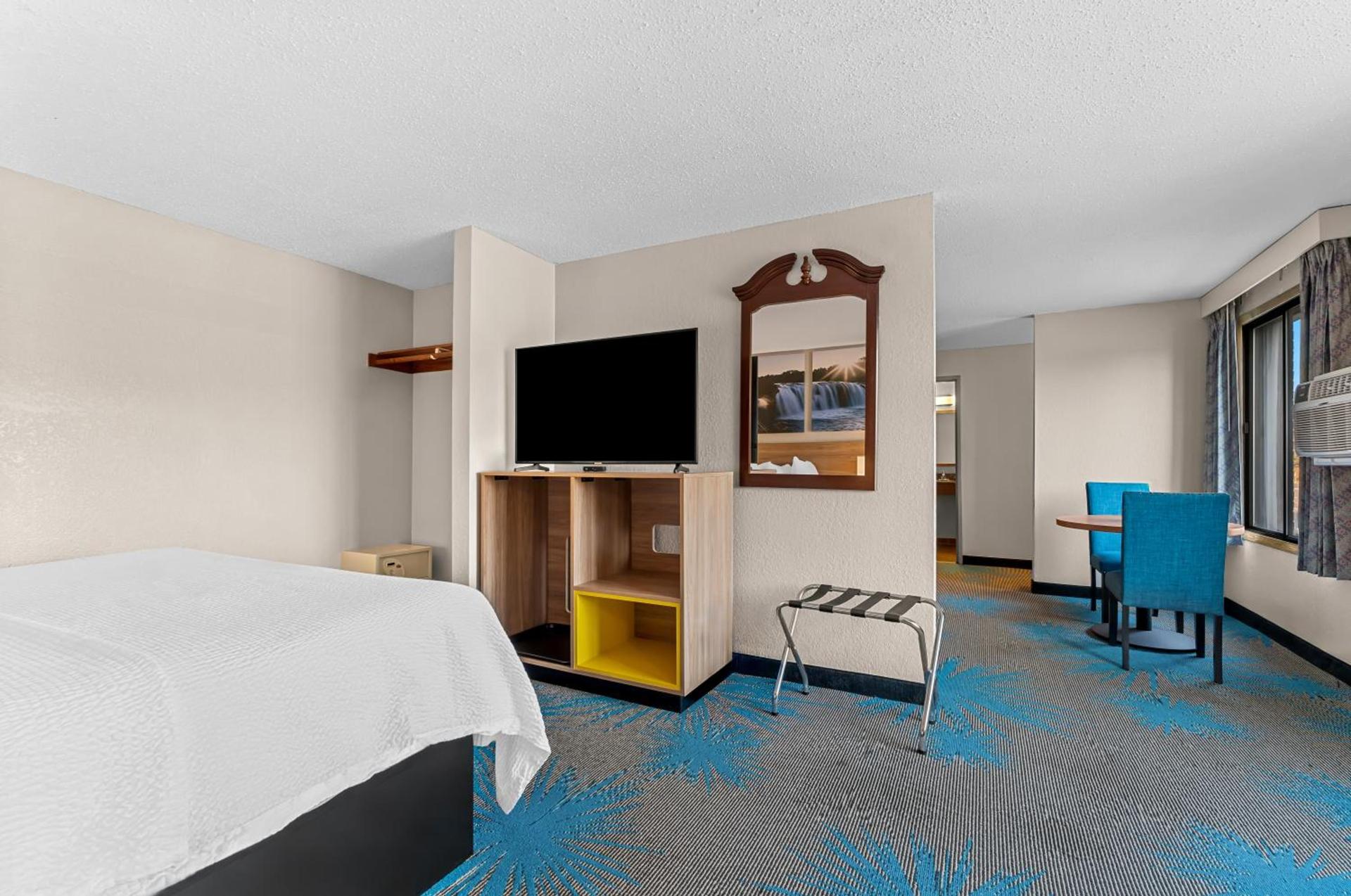 Days Inn by Wyndham Sioux Falls photo 59